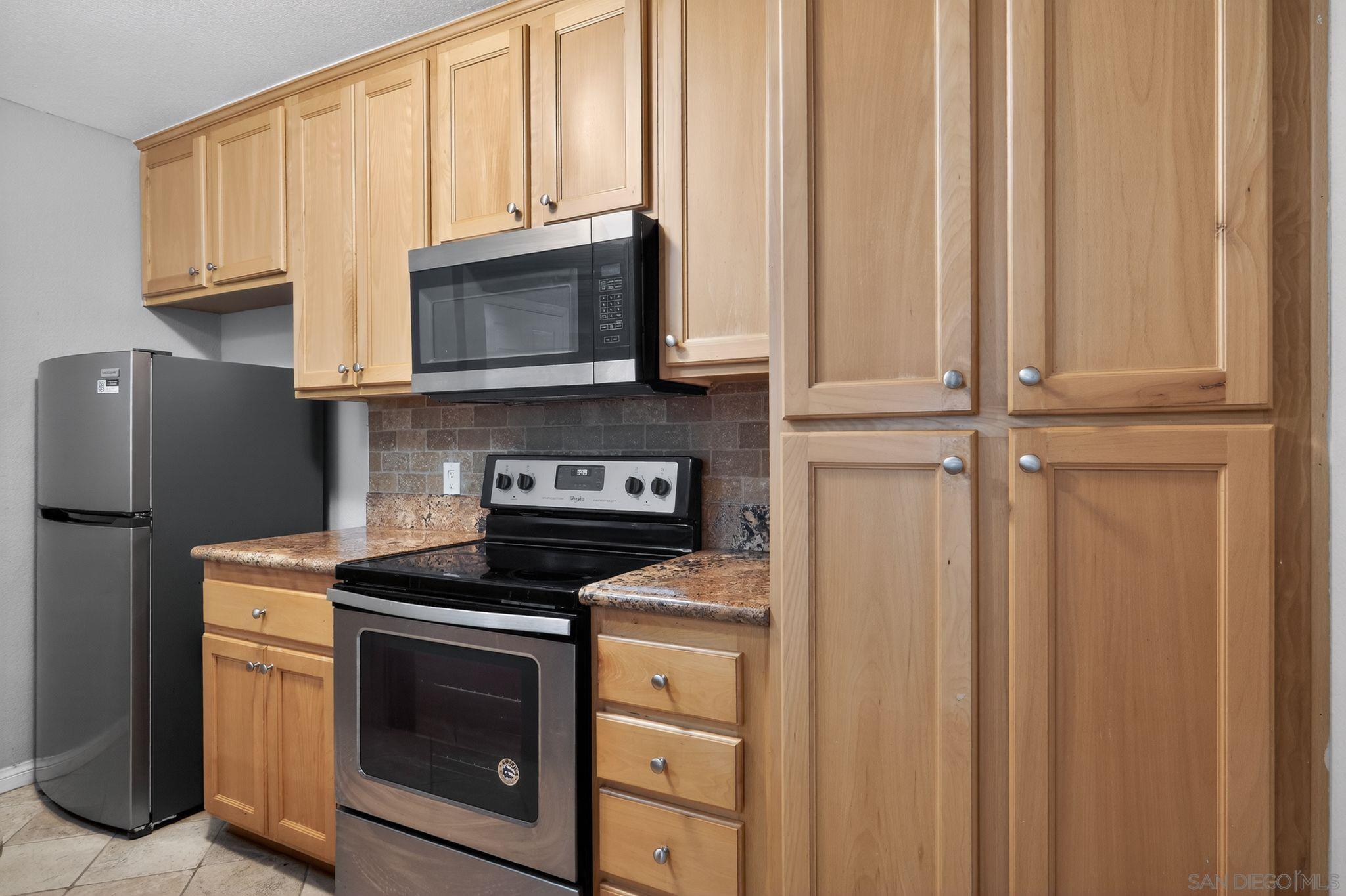 Detail Gallery Image 7 of 31 For 9860  Dale Ave  #B9,  Spring Valley,  CA 91977 - 1 Beds | 1 Baths