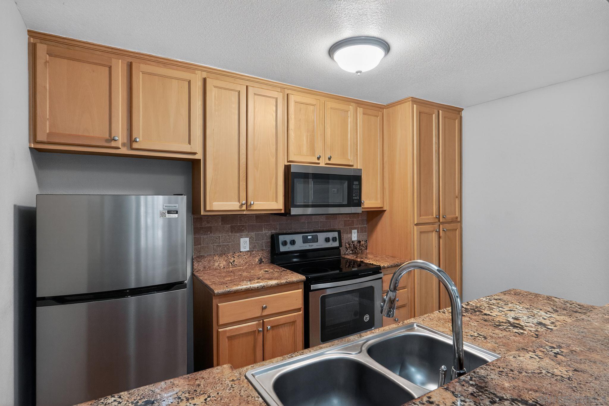 Detail Gallery Image 8 of 31 For 9860  Dale Ave  #B9,  Spring Valley,  CA 91977 - 1 Beds | 1 Baths