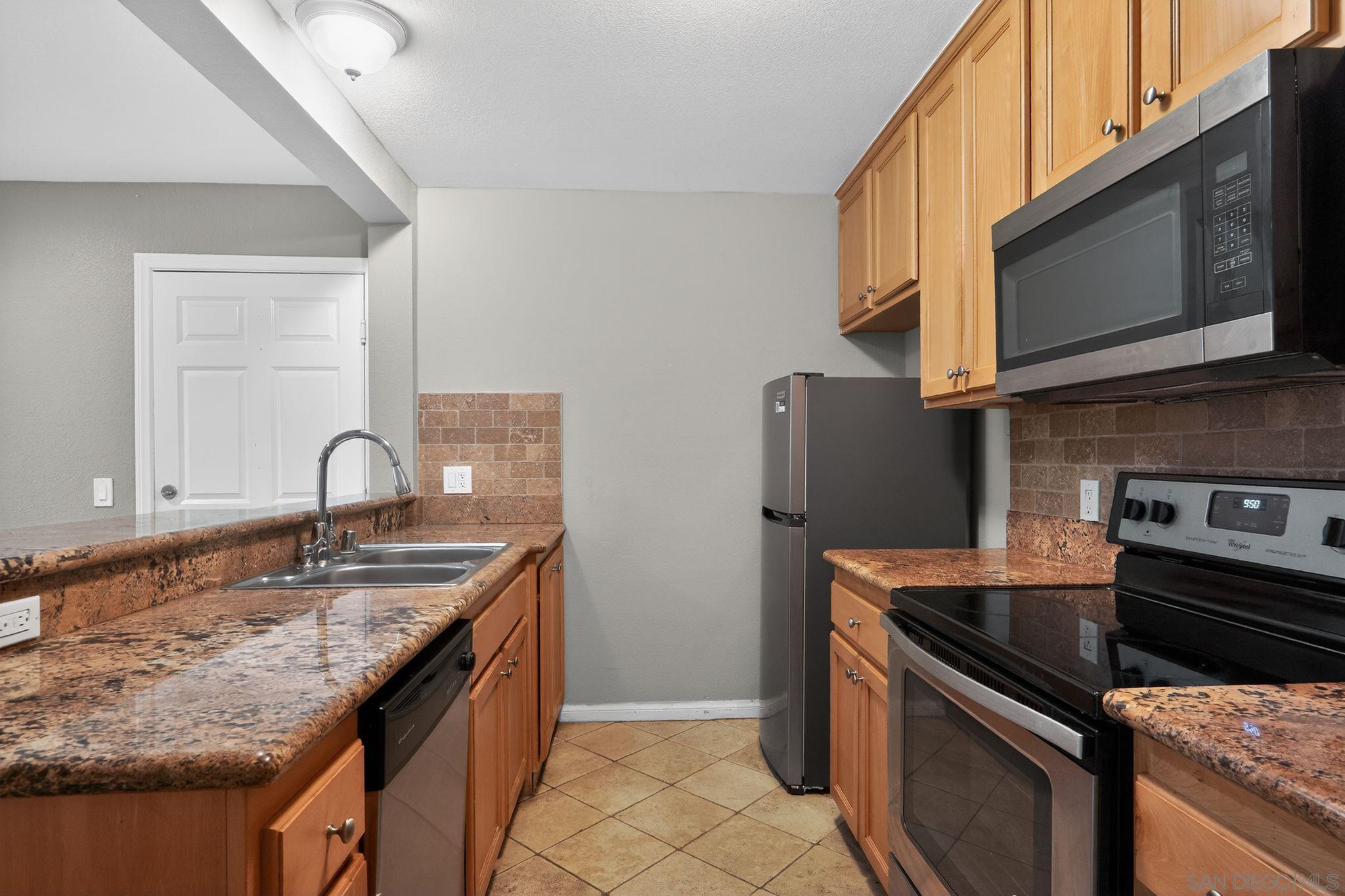 Detail Gallery Image 9 of 31 For 9860  Dale Ave  #B9,  Spring Valley,  CA 91977 - 1 Beds | 1 Baths