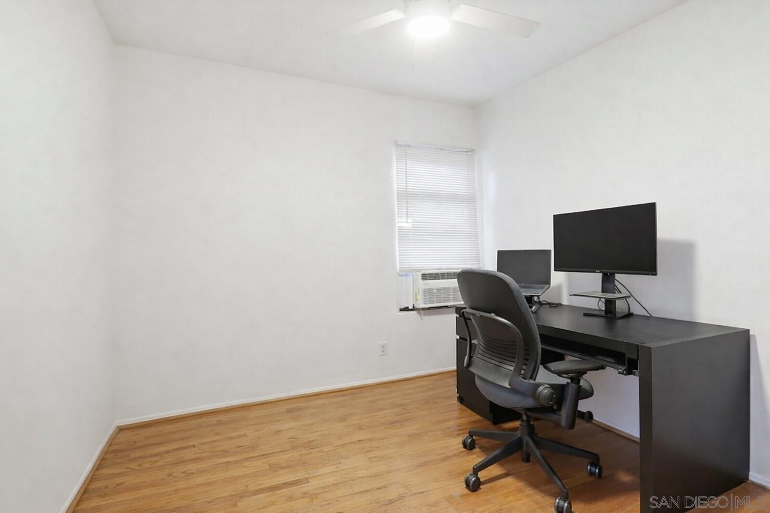 Detail Gallery Image 5 of 20 For 4695  51st St, San Diego,  CA 92115 - – Beds | – Baths