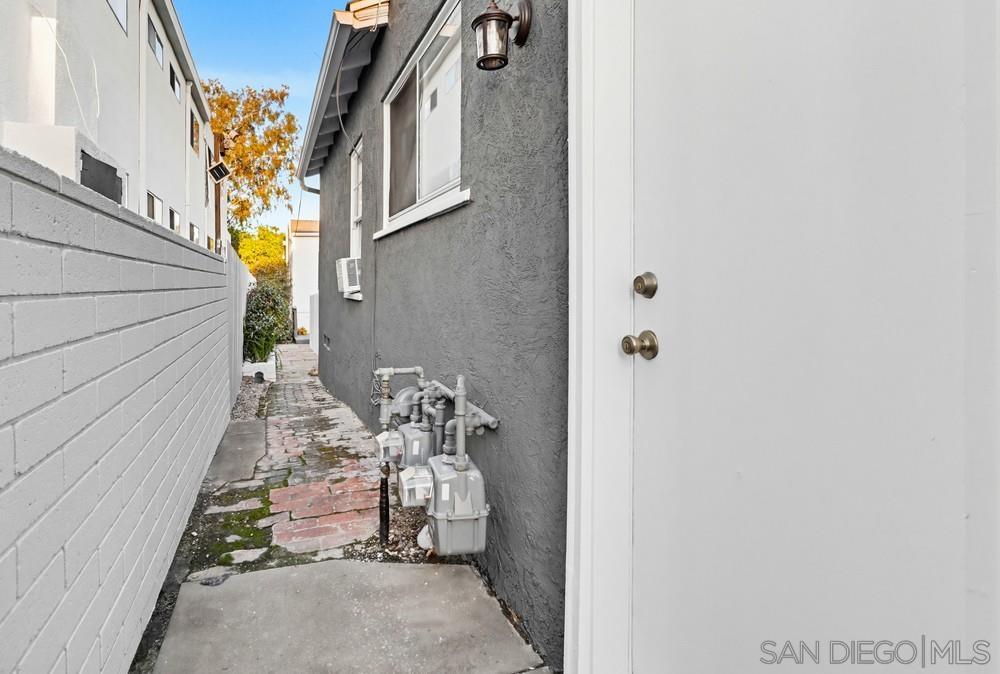 Detail Gallery Image 10 of 20 For 4695  51st St, San Diego,  CA 92115 - – Beds | – Baths