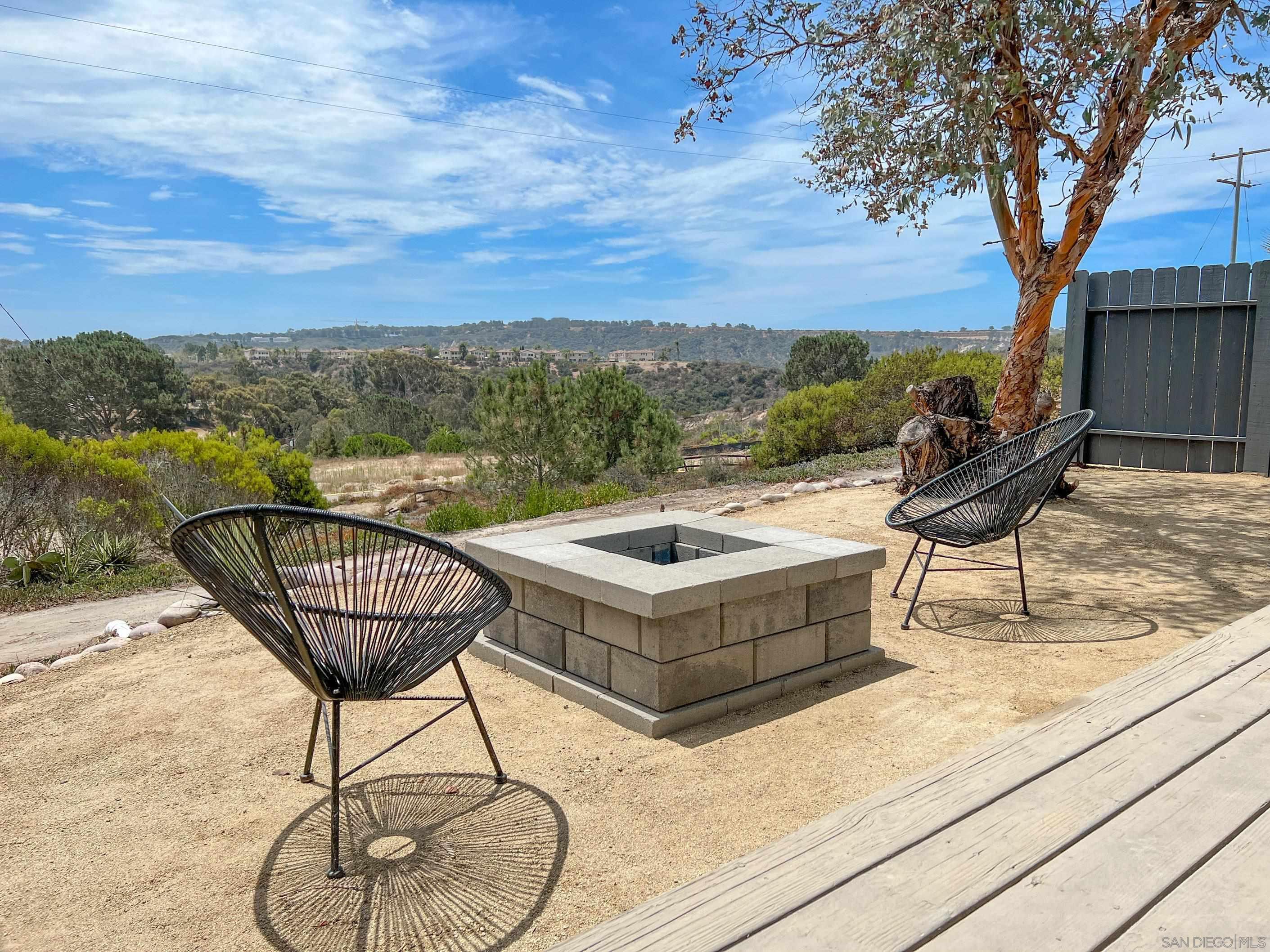 Detail Gallery Image 11 of 19 For 3854-56  via Del Mar, San Diego,  CA 92130 - – Beds | – Baths