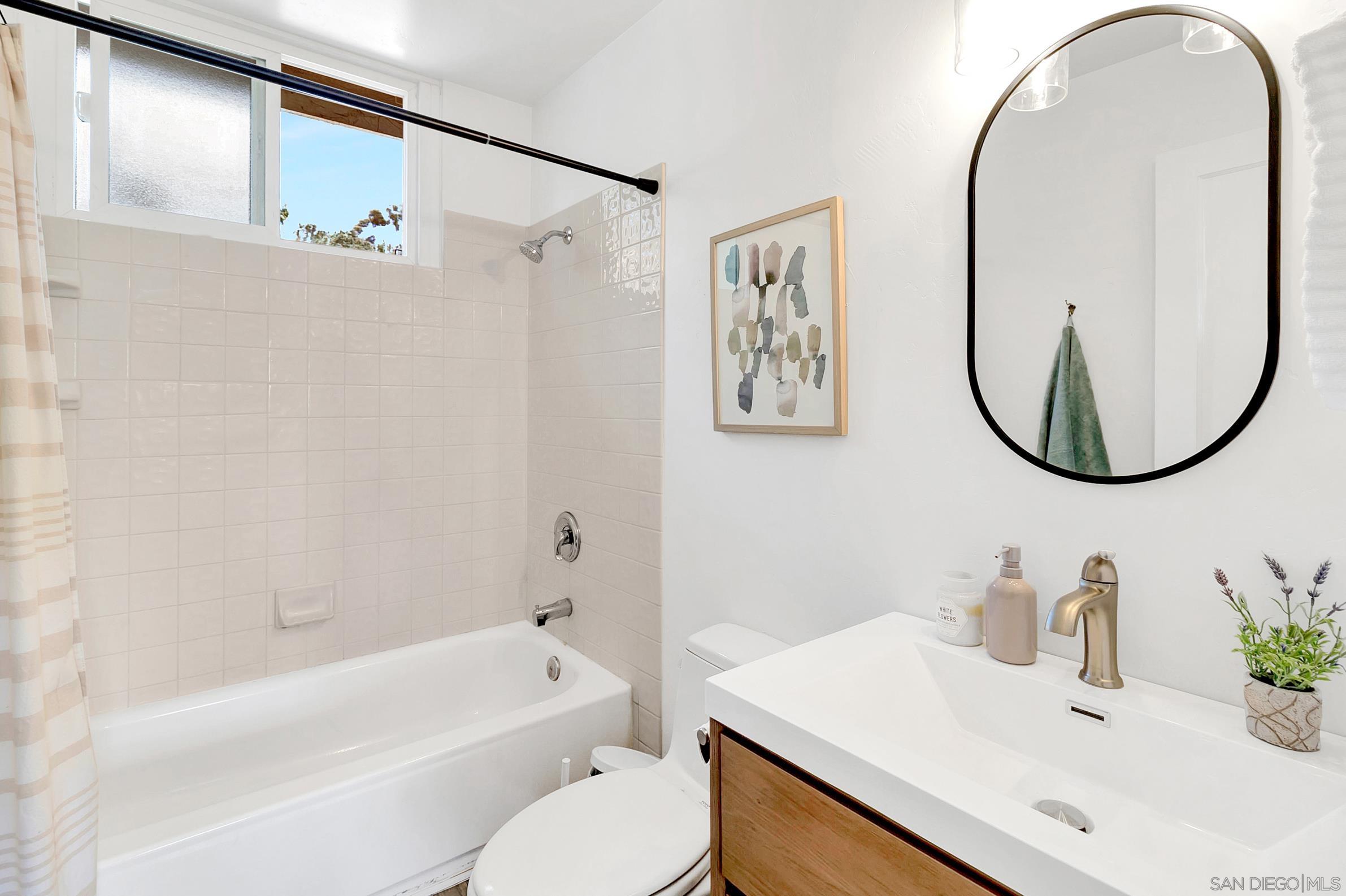 Detail Gallery Image 16 of 19 For 3854-56  via Del Mar, San Diego,  CA 92130 - – Beds | – Baths