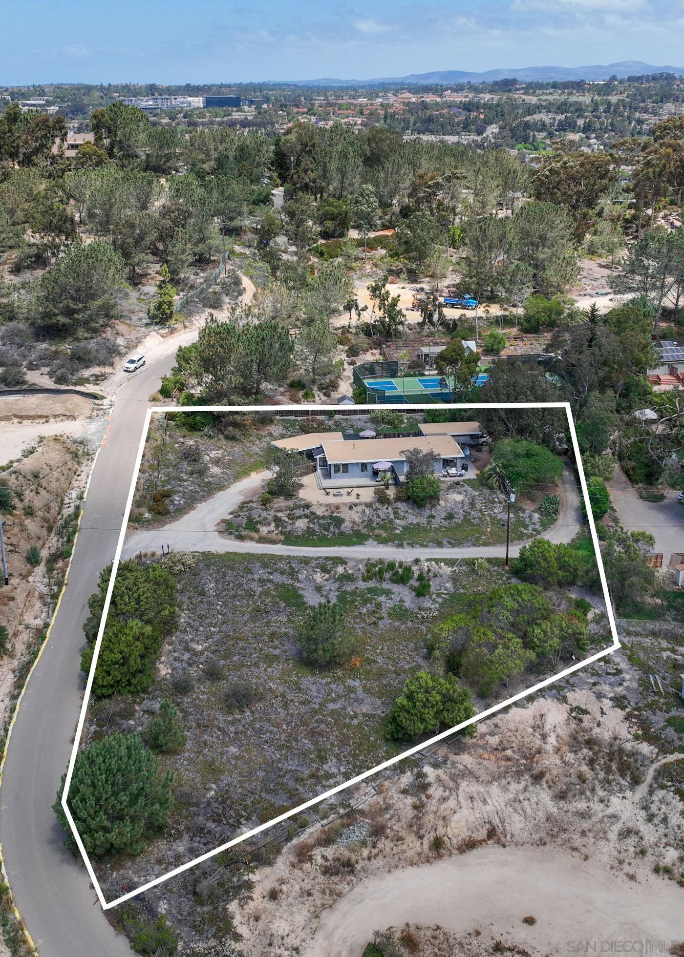 Detail Gallery Image 3 of 19 For 3854-56  via Del Mar, San Diego,  CA 92130 - – Beds | – Baths