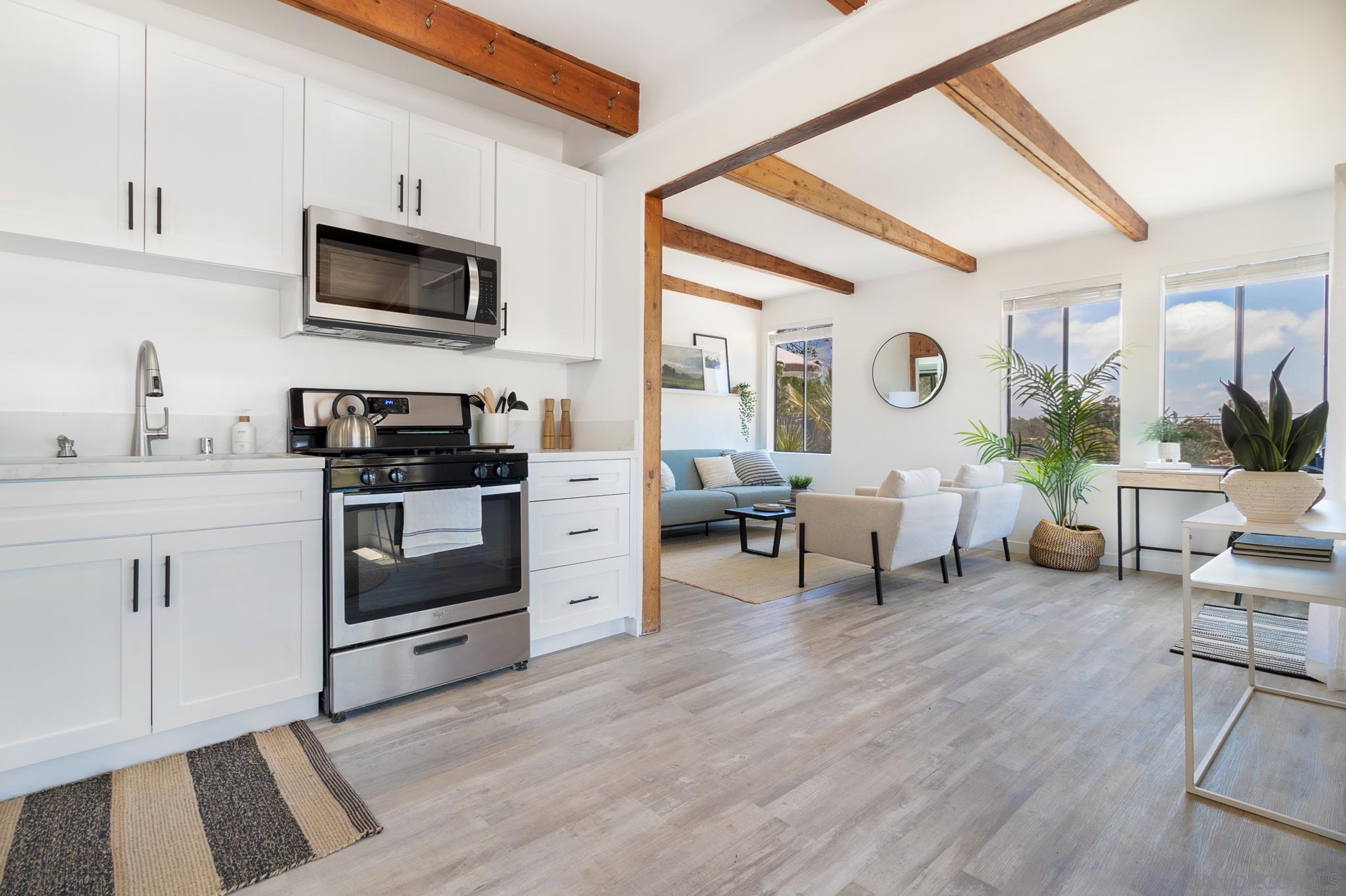 Detail Gallery Image 4 of 19 For 3854-56  via Del Mar, San Diego,  CA 92130 - – Beds | – Baths