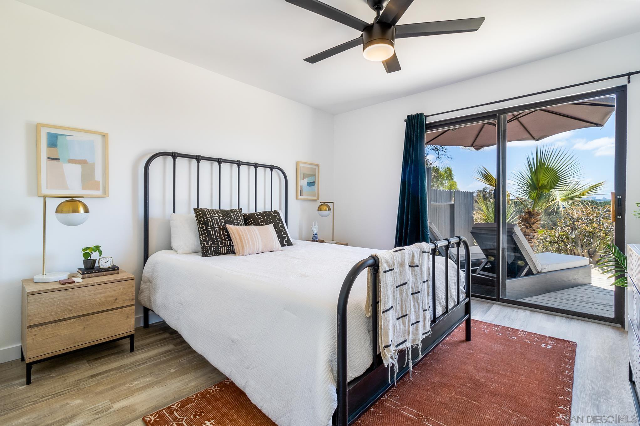 Detail Gallery Image 6 of 19 For 3854-56  via Del Mar, San Diego,  CA 92130 - – Beds | – Baths