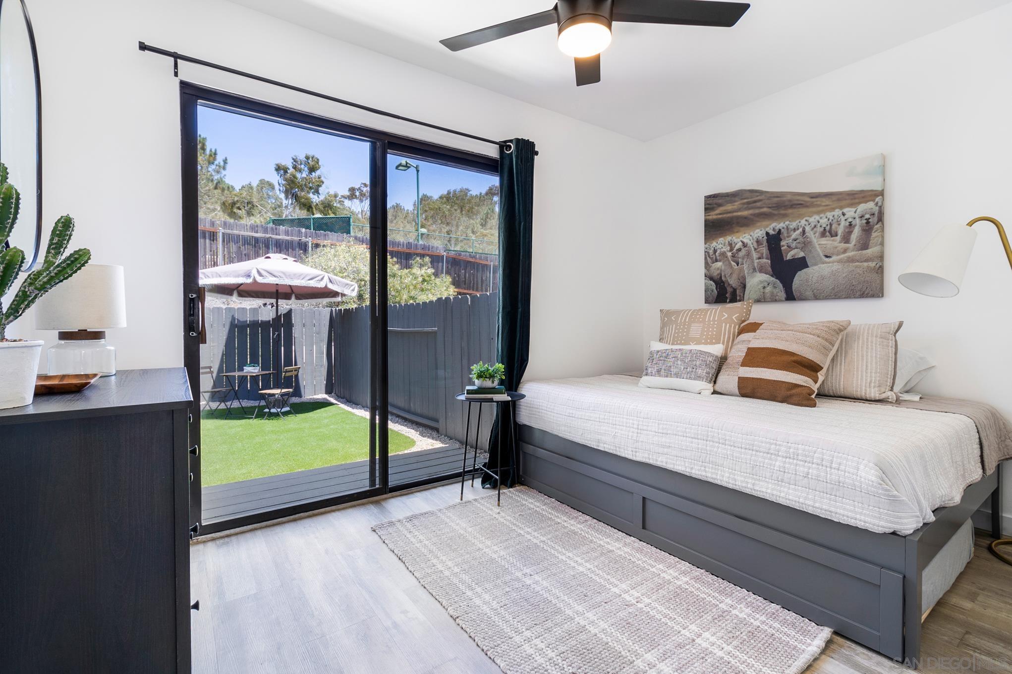 Detail Gallery Image 8 of 19 For 3854-56  via Del Mar, San Diego,  CA 92130 - – Beds | – Baths