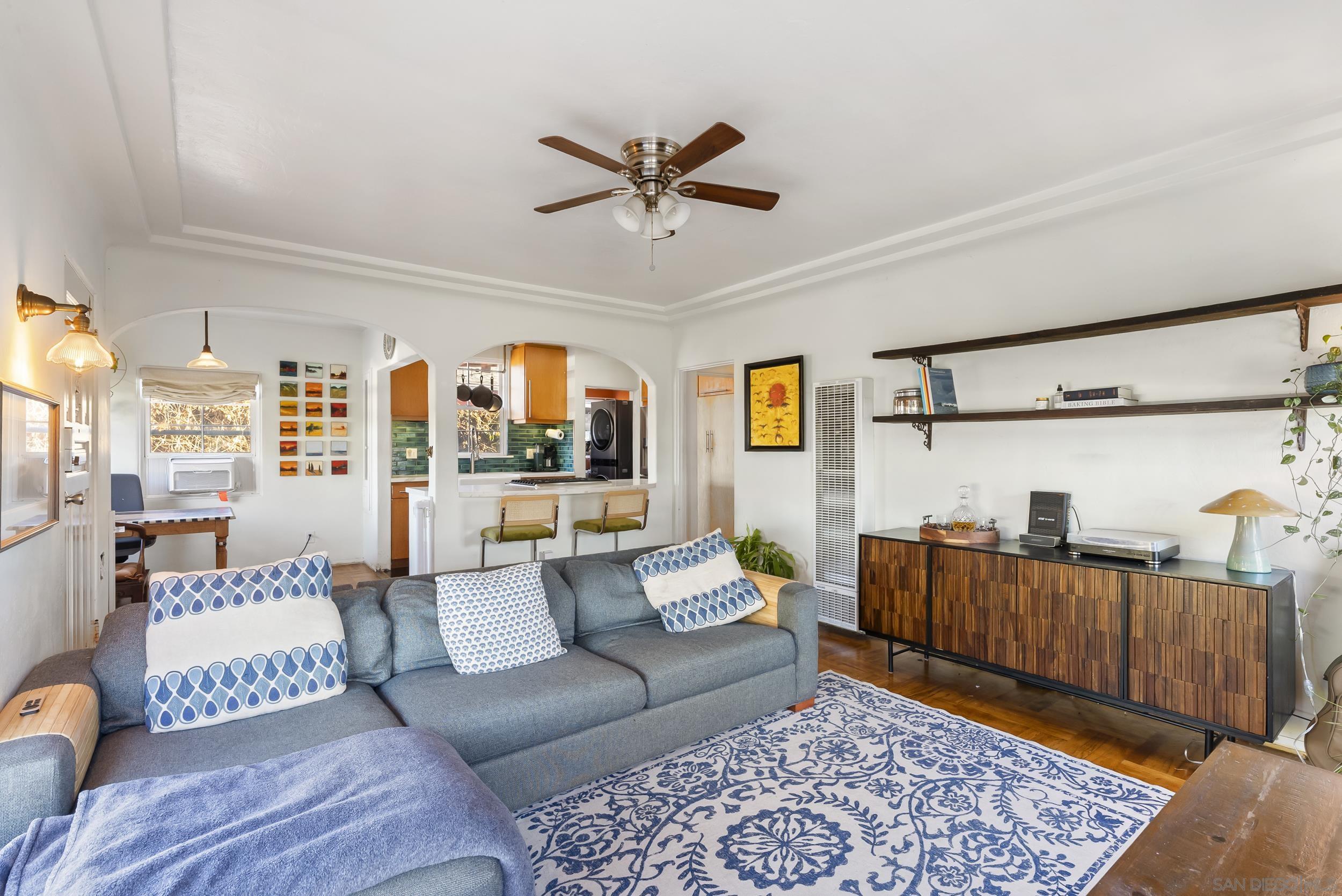 Detail Gallery Image 10 of 29 For 2003  Ebers Street, San Diego,  CA 92107 - 2 Beds | 1/1 Baths