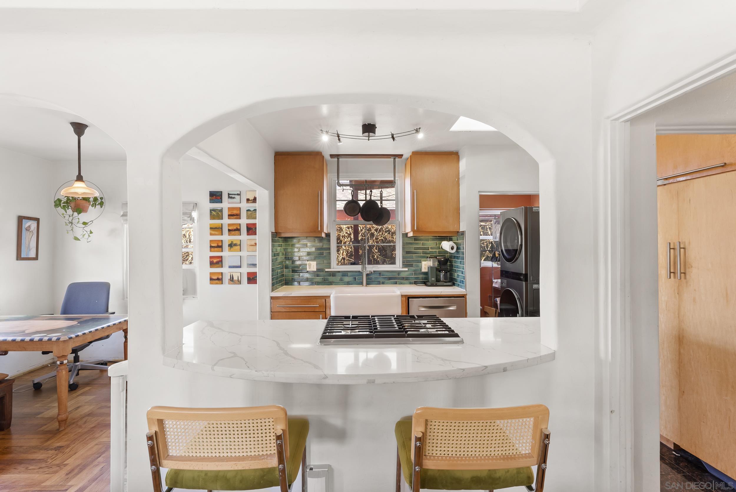 Detail Gallery Image 11 of 29 For 2003  Ebers Street, San Diego,  CA 92107 - 2 Beds | 1/1 Baths