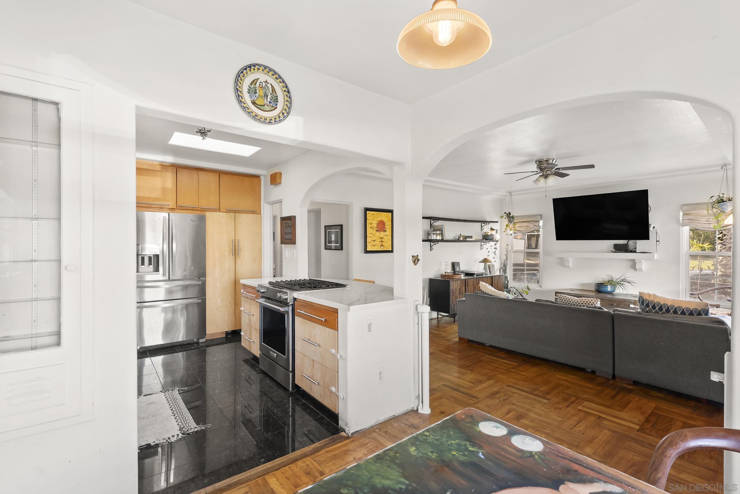 Detail Gallery Image 14 of 29 For 2003  Ebers Street, San Diego,  CA 92107 - 2 Beds | 1/1 Baths