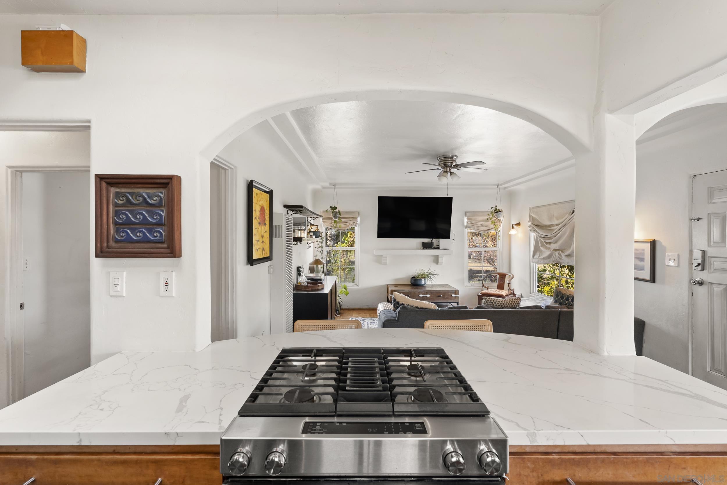 Detail Gallery Image 19 of 29 For 2003  Ebers Street, San Diego,  CA 92107 - 2 Beds | 1/1 Baths