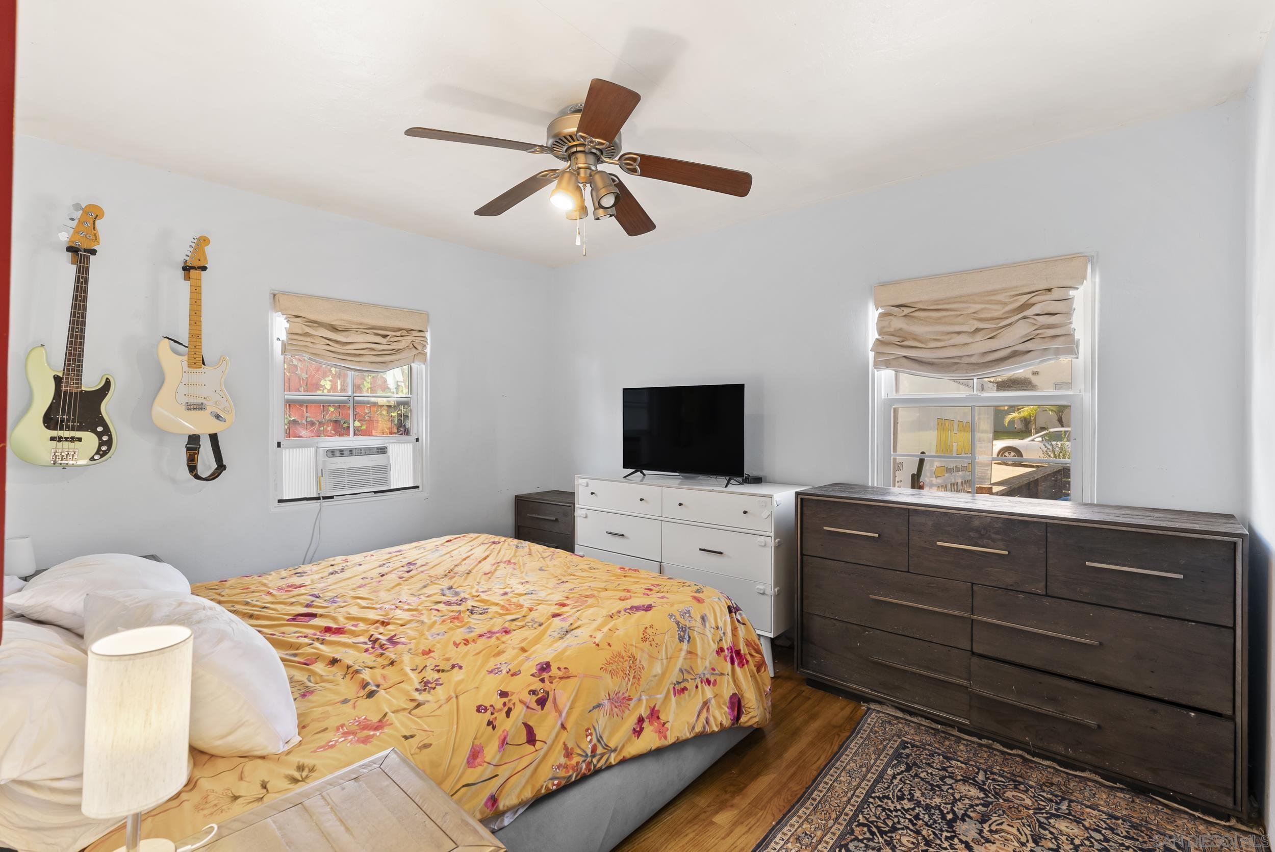 Detail Gallery Image 21 of 29 For 2003  Ebers Street, San Diego,  CA 92107 - 2 Beds | 1/1 Baths