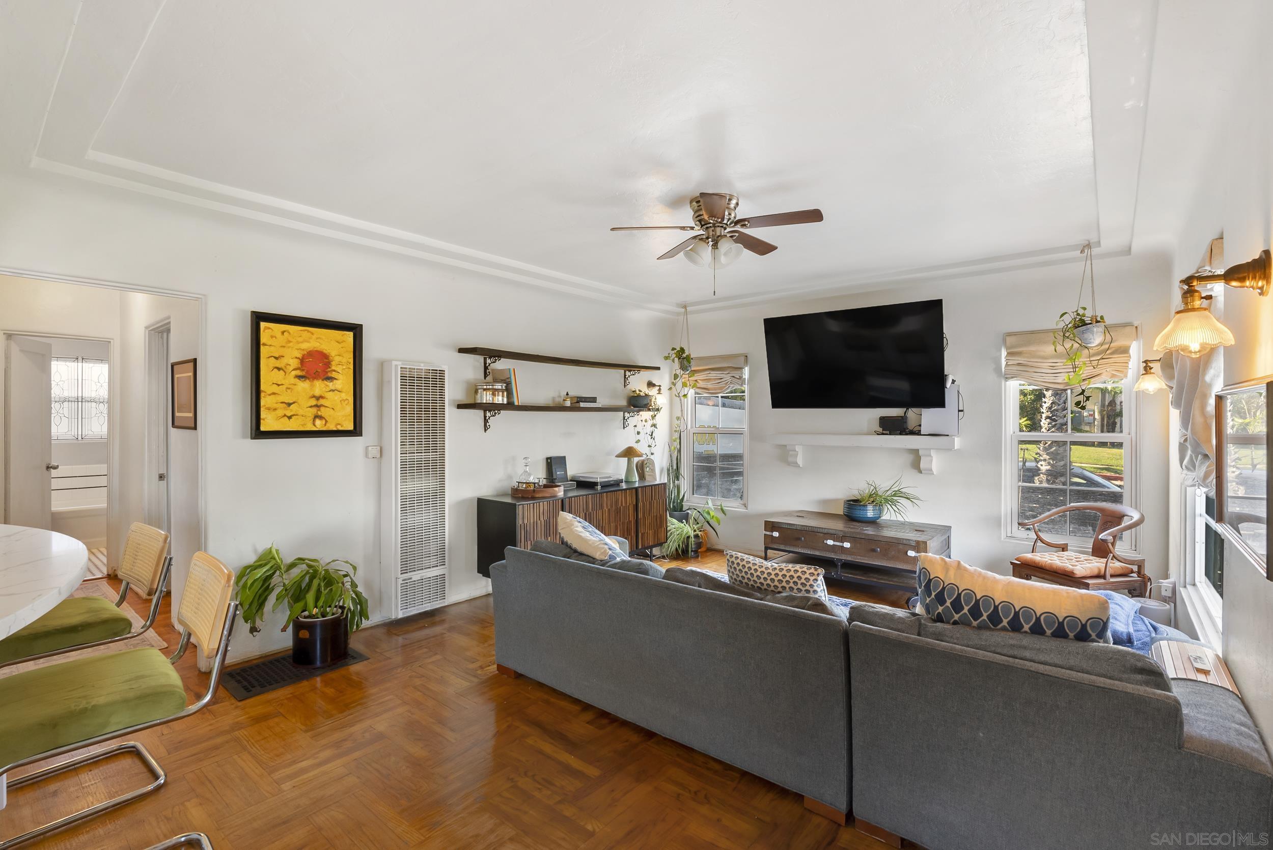 Detail Gallery Image 5 of 29 For 2003  Ebers Street, San Diego,  CA 92107 - 2 Beds | 1/1 Baths