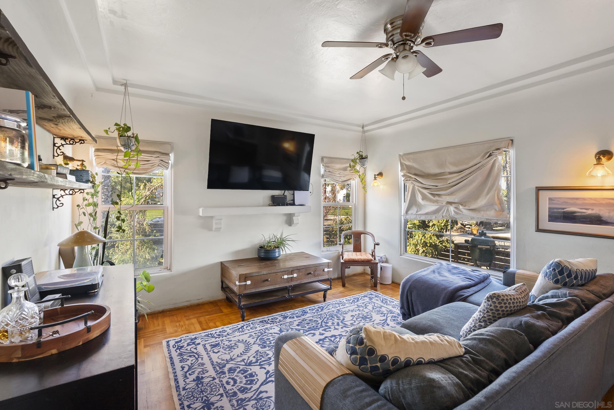 Detail Gallery Image 8 of 29 For 2003  Ebers Street, San Diego,  CA 92107 - 2 Beds | 1/1 Baths