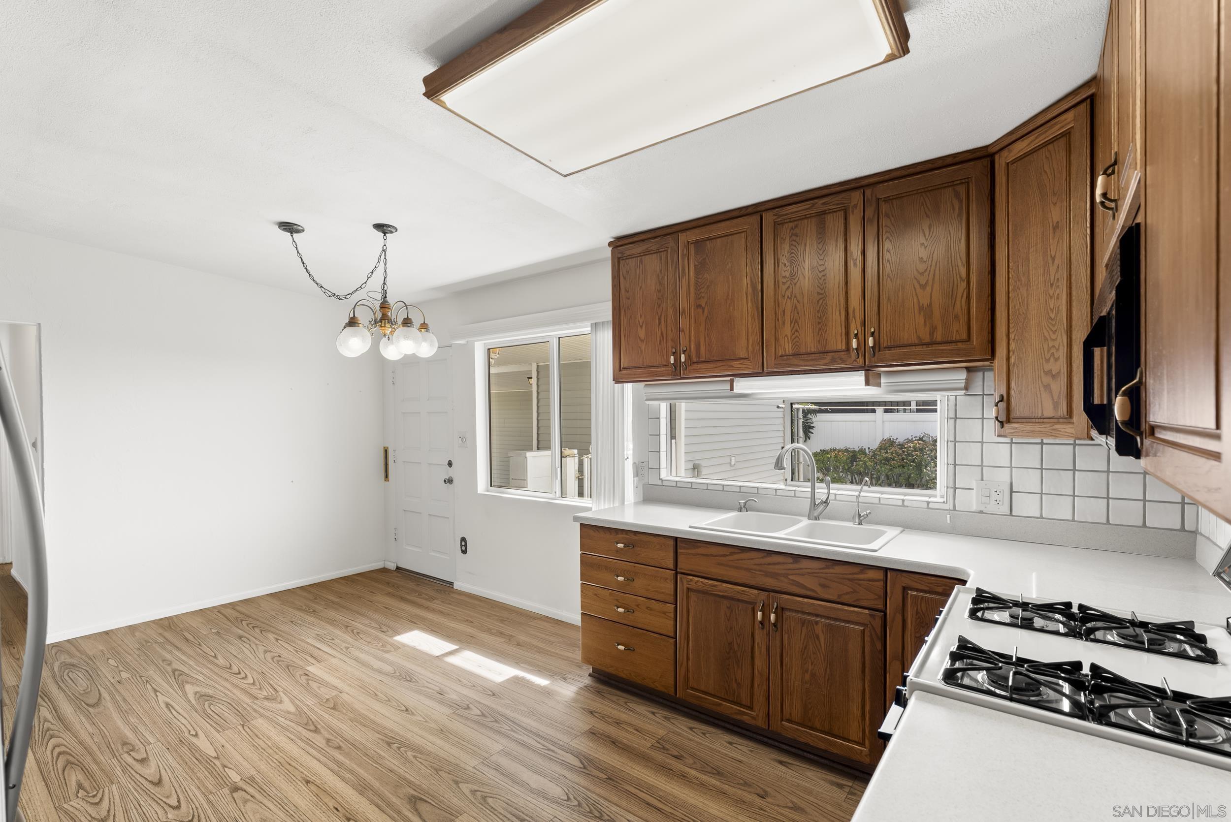 Detail Gallery Image 10 of 35 For 1054  Cuyamaca Ave, Chula Vista,  CA 91911 - 3 Beds | 2 Baths