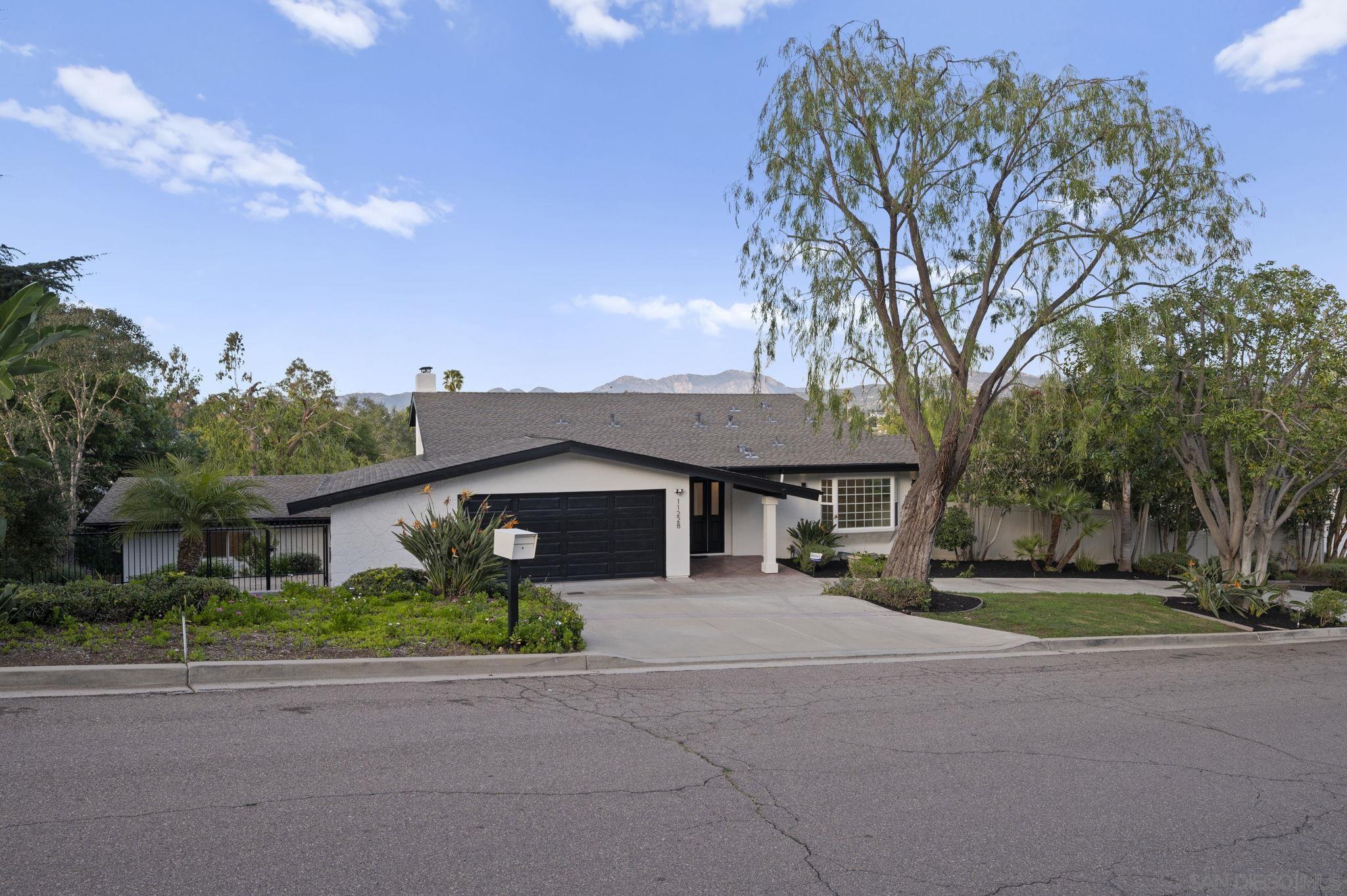 Detail Gallery Image 2 of 62 For 11228  Constellation Dr., El Cajon,  CA 92020 - 5 Beds | 3/1 Baths