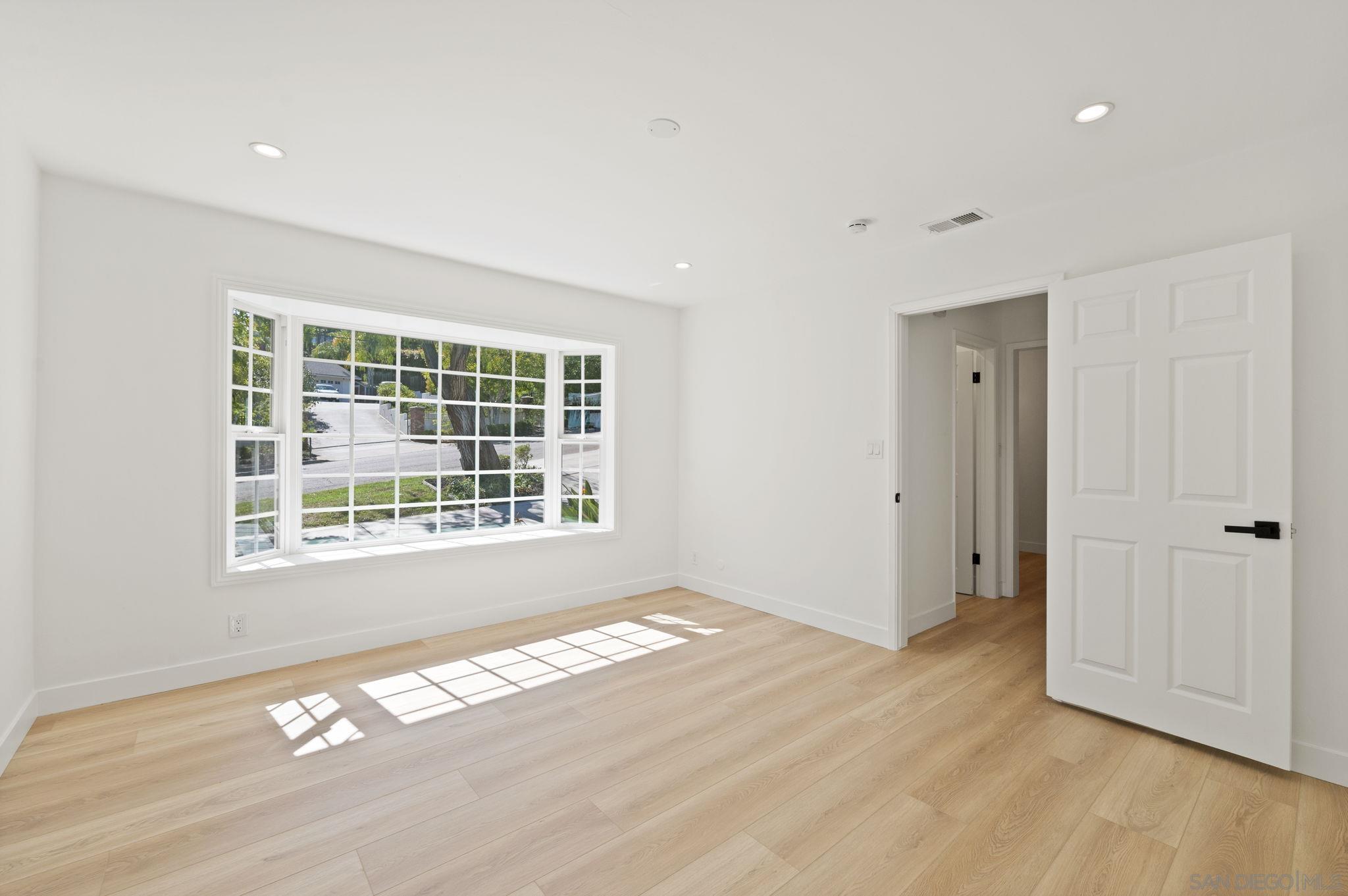 Detail Gallery Image 39 of 62 For 11228  Constellation Dr., El Cajon,  CA 92020 - 5 Beds | 3/1 Baths