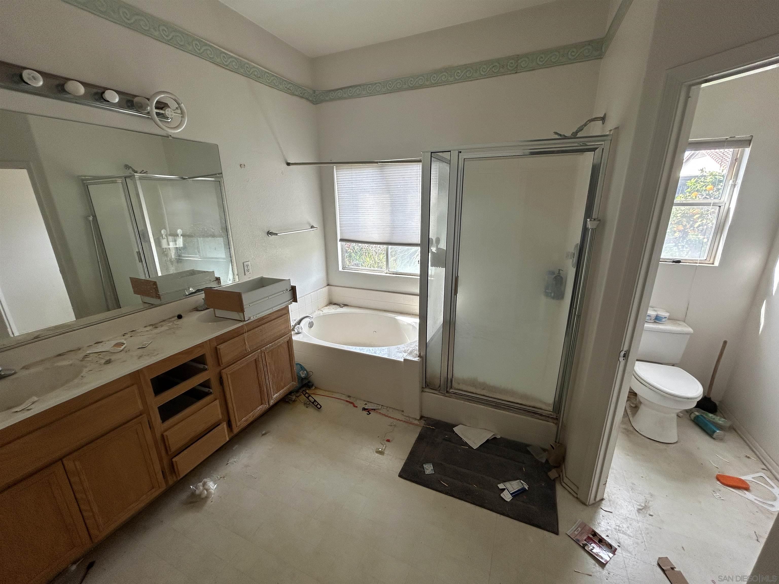 Detail Gallery Image 15 of 18 For 505  Portico Dr, Oceanside,  CA 92058 - 4 Beds | 2 Baths