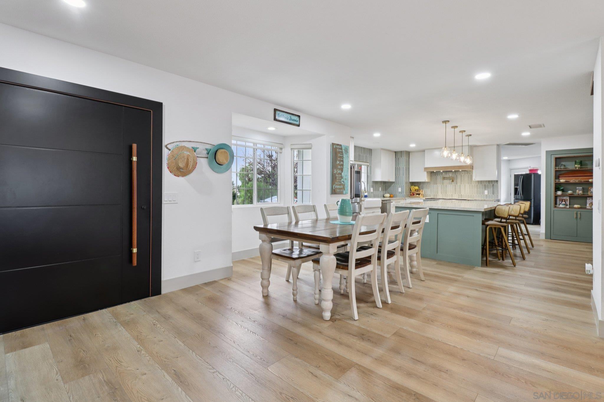 Detail Gallery Image 19 of 73 For 43  Corte Maria Ave, Chula Vista,  CA 91910 - 5 Beds | 3 Baths