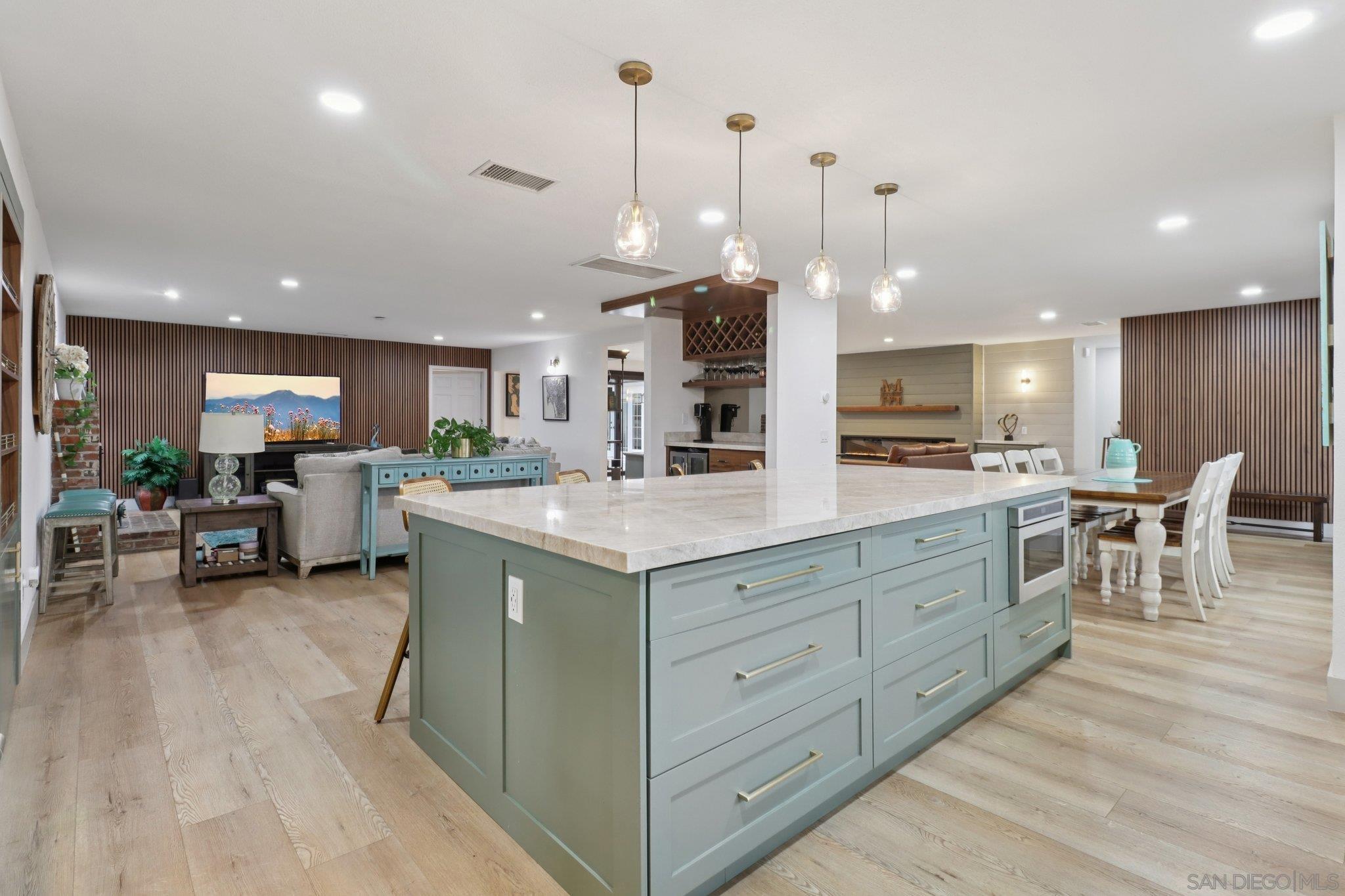 Detail Gallery Image 21 of 73 For 43  Corte Maria Ave, Chula Vista,  CA 91910 - 5 Beds | 3 Baths