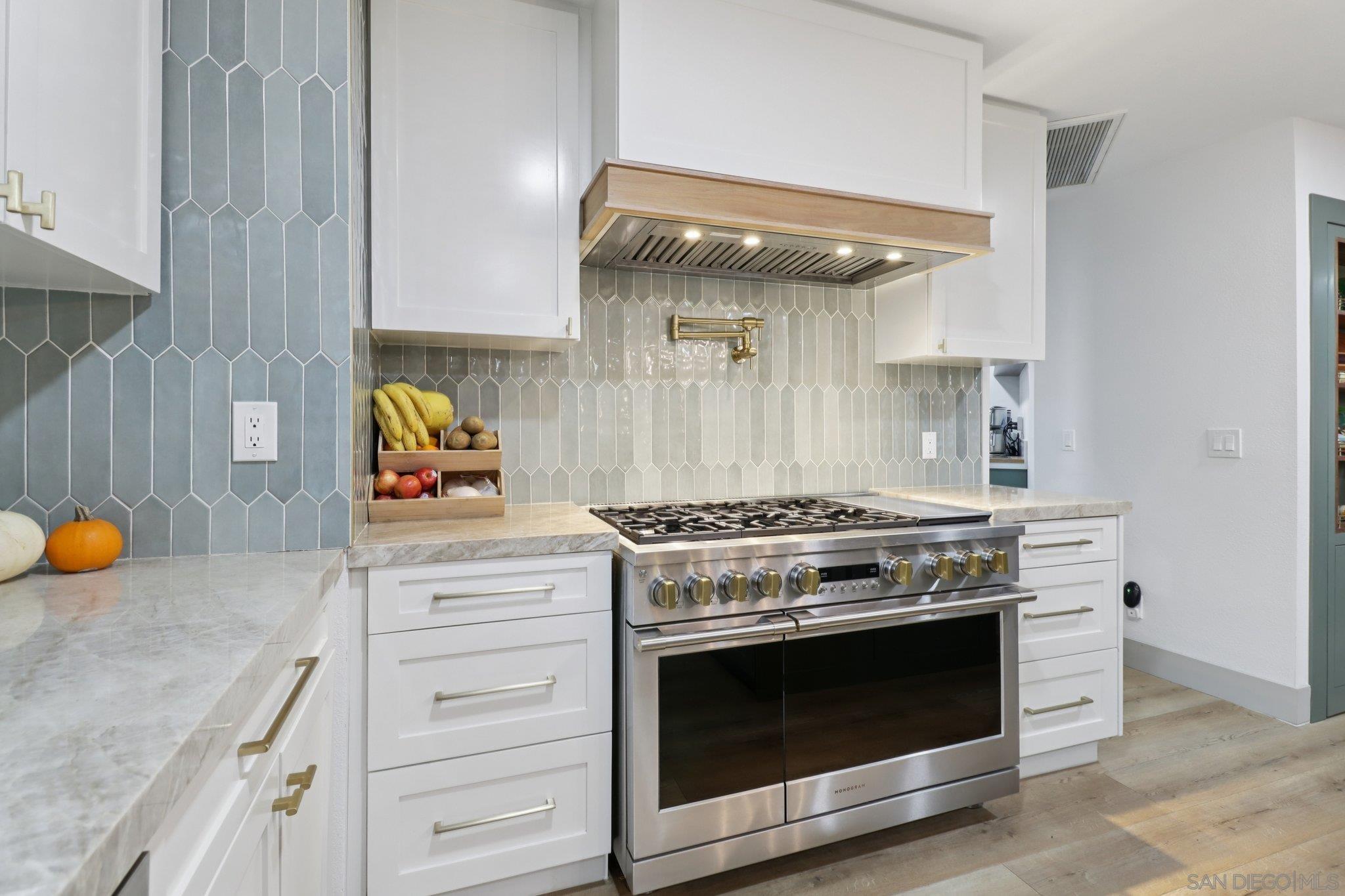 Detail Gallery Image 27 of 73 For 43  Corte Maria Ave, Chula Vista,  CA 91910 - 5 Beds | 3 Baths