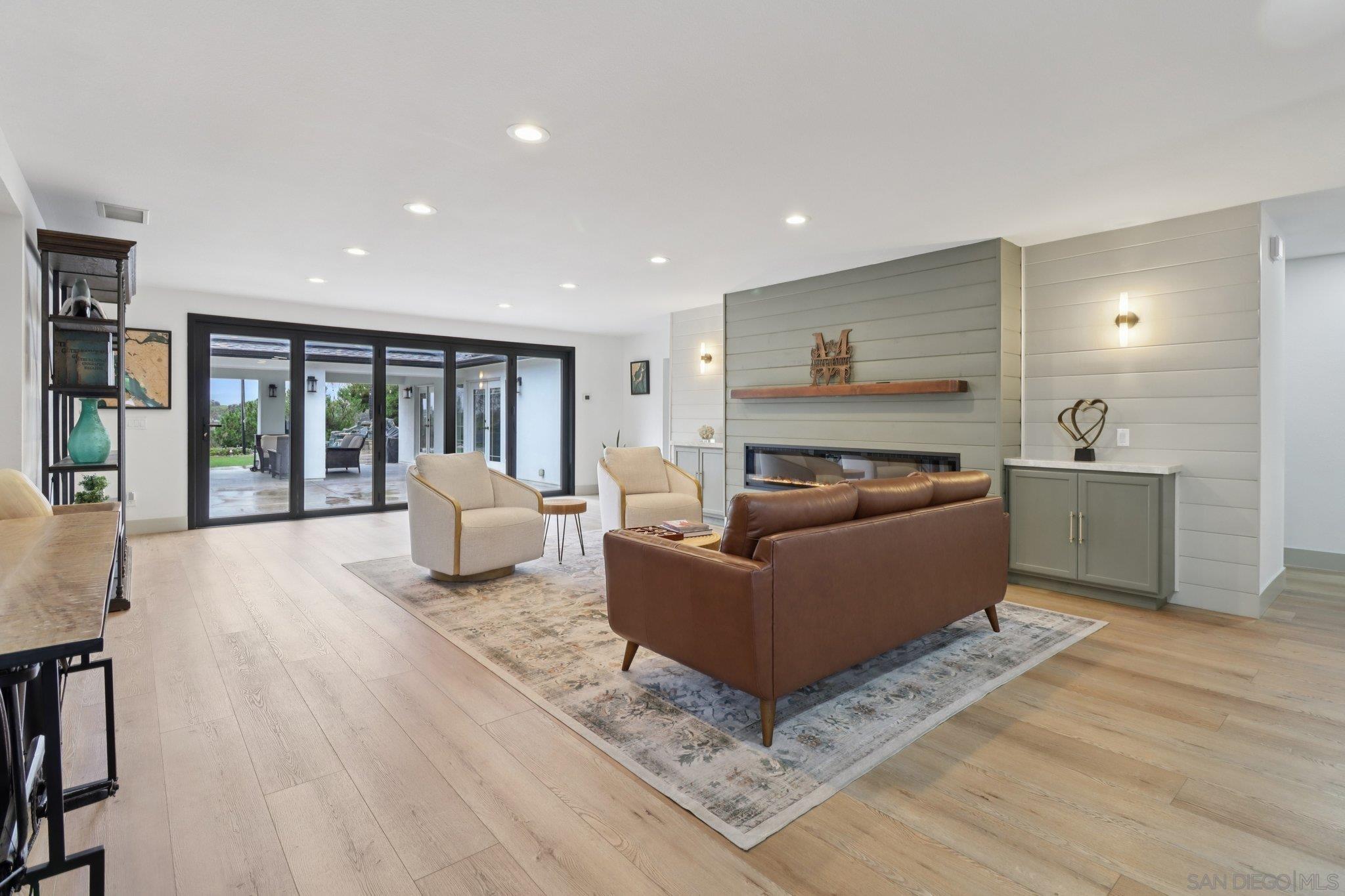 Detail Gallery Image 5 of 73 For 43  Corte Maria Ave, Chula Vista,  CA 91910 - 5 Beds | 3 Baths