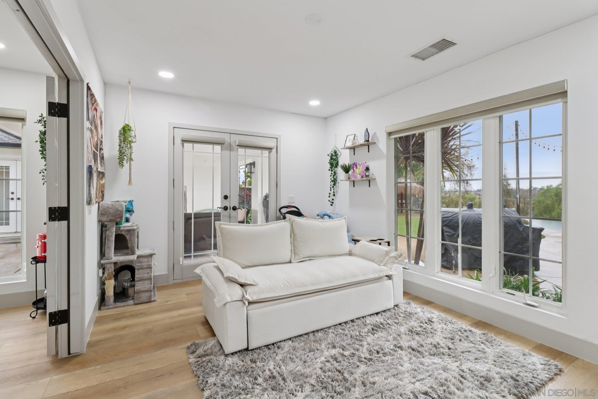 Detail Gallery Image 43 of 73 For 43  Corte Maria Ave, Chula Vista,  CA 91910 - 5 Beds | 3 Baths