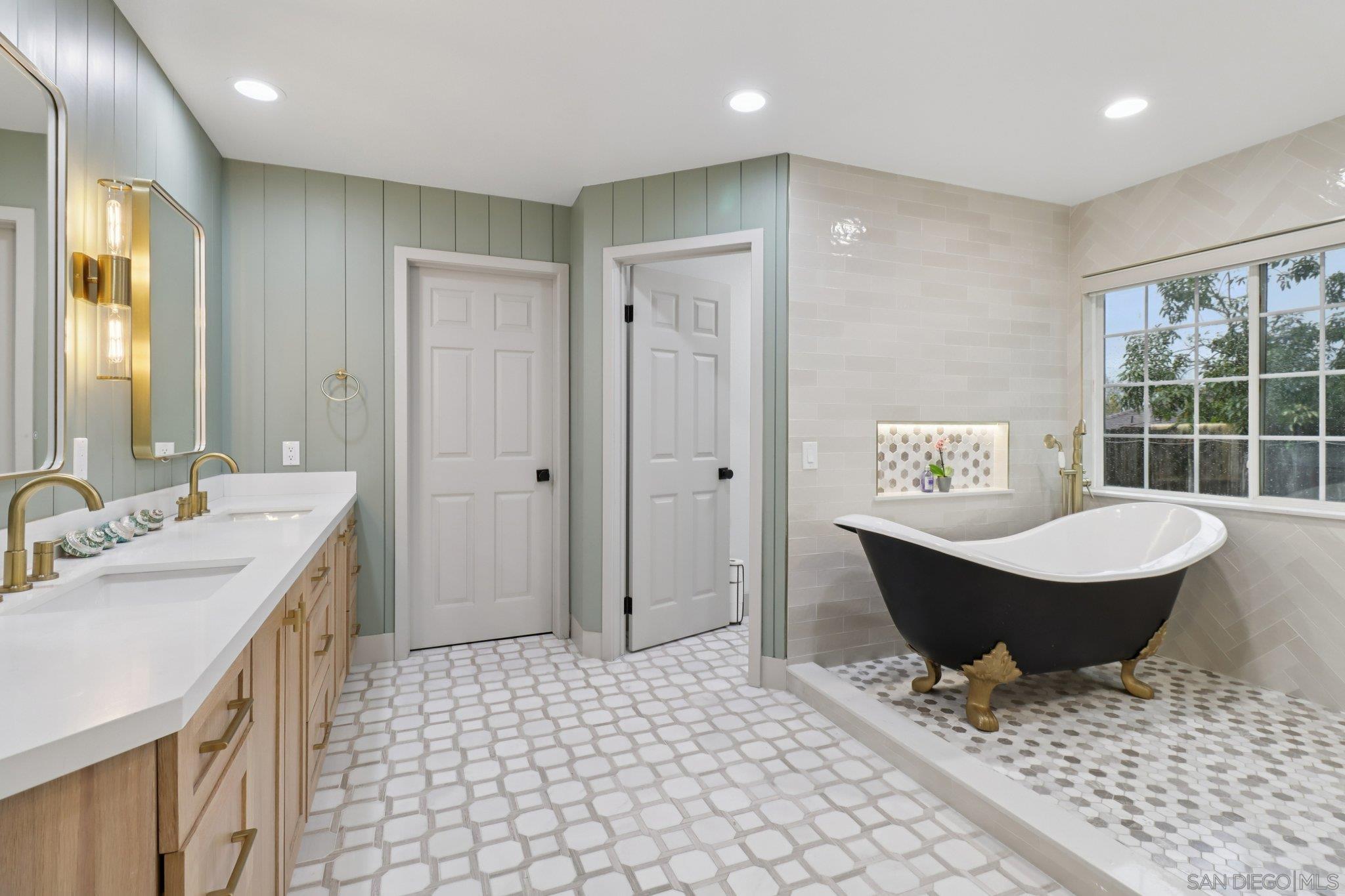 Detail Gallery Image 51 of 73 For 43  Corte Maria Ave, Chula Vista,  CA 91910 - 5 Beds | 3 Baths