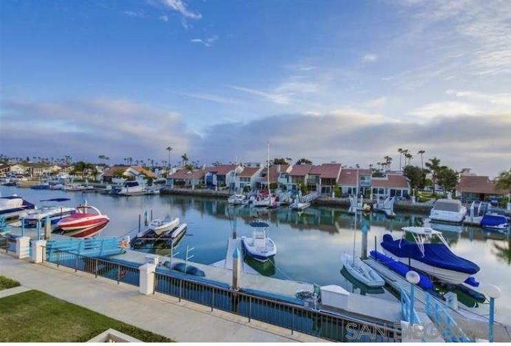 Detail Gallery Image 2 of 17 For 82  Kingston Ct, Coronado,  CA 92118 - 2 Beds | 2 Baths