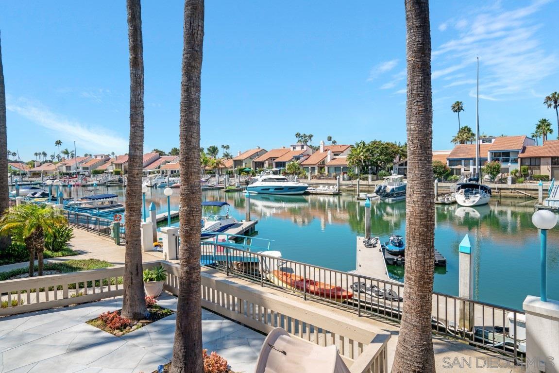 Detail Gallery Image 3 of 17 For 82  Kingston Ct, Coronado,  CA 92118 - 2 Beds | 2 Baths