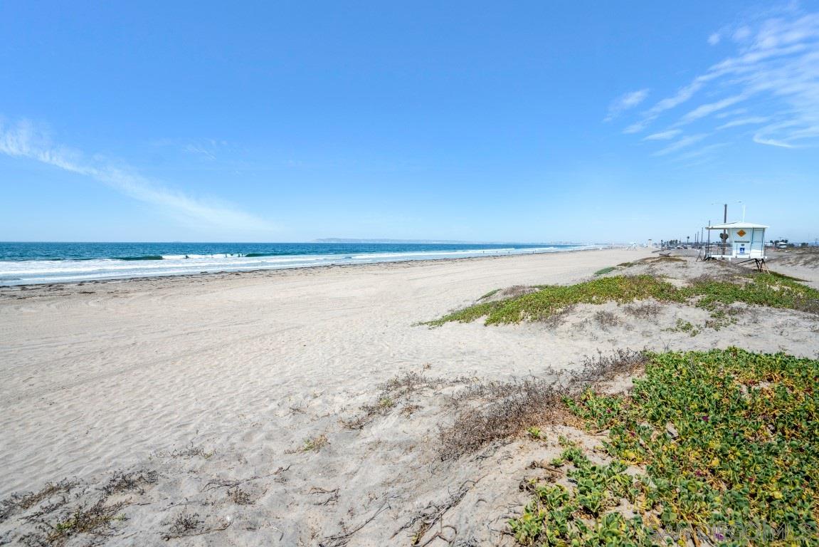 Detail Gallery Image 6 of 17 For 82  Kingston Ct, Coronado,  CA 92118 - 2 Beds | 2 Baths