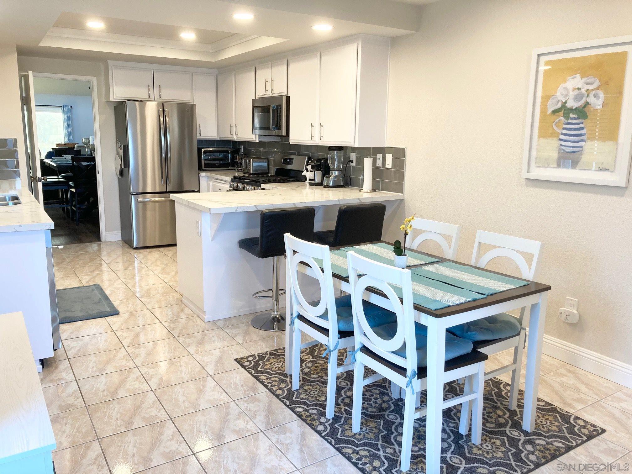 Detail Gallery Image 7 of 17 For 82  Kingston Ct, Coronado,  CA 92118 - 2 Beds | 2 Baths