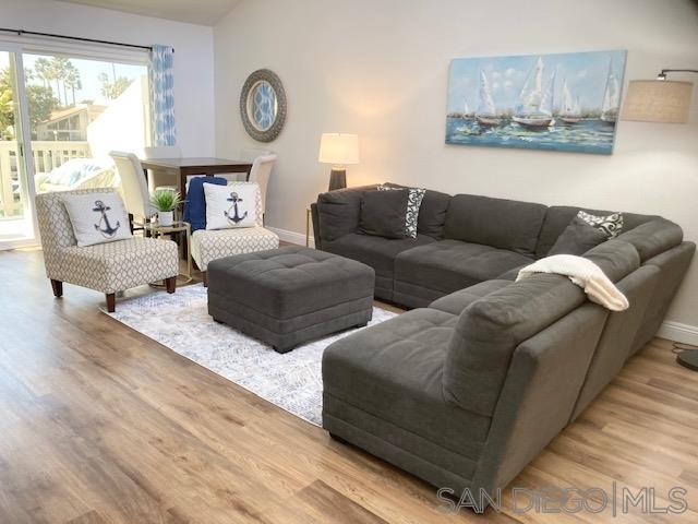 Detail Gallery Image 10 of 17 For 82  Kingston Ct, Coronado,  CA 92118 - 2 Beds | 2 Baths