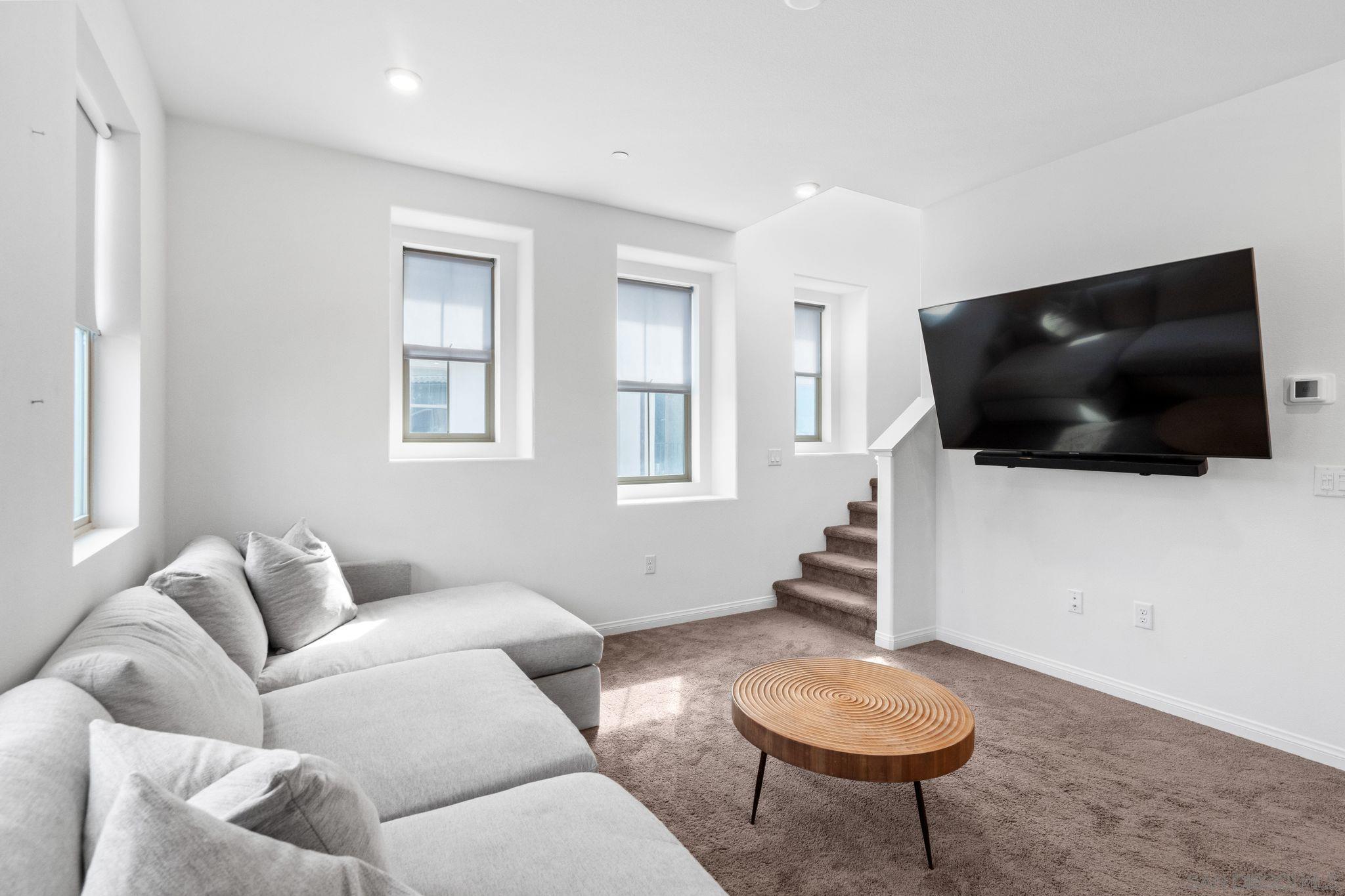 Detail Gallery Image 11 of 40 For 1549  Fig Tree Way, Oceanside,  CA 92056 - 2 Beds | 2/1 Baths