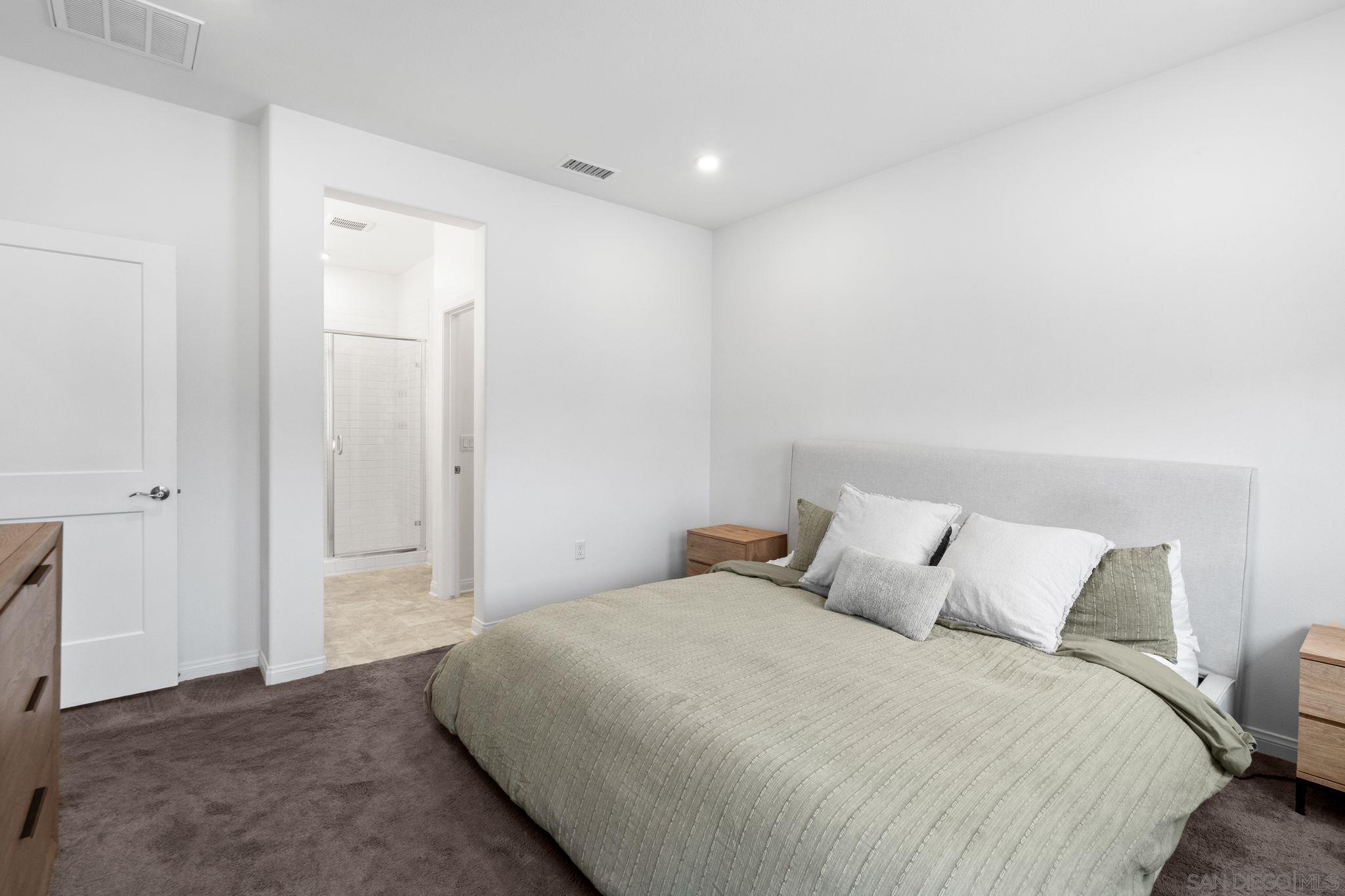 Detail Gallery Image 20 of 40 For 1549  Fig Tree Way, Oceanside,  CA 92056 - 2 Beds | 2/1 Baths