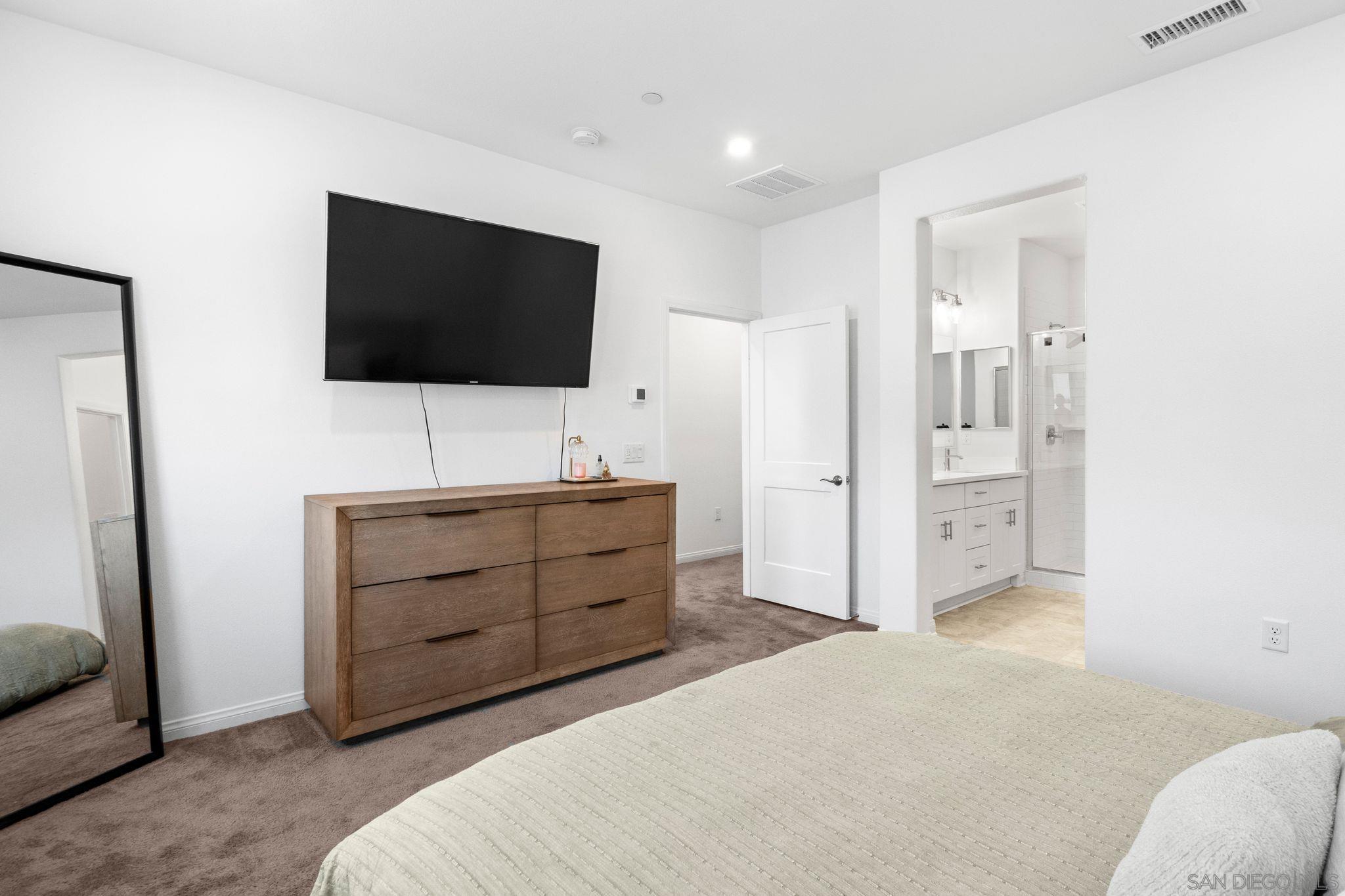 Detail Gallery Image 21 of 40 For 1549  Fig Tree Way, Oceanside,  CA 92056 - 2 Beds | 2/1 Baths