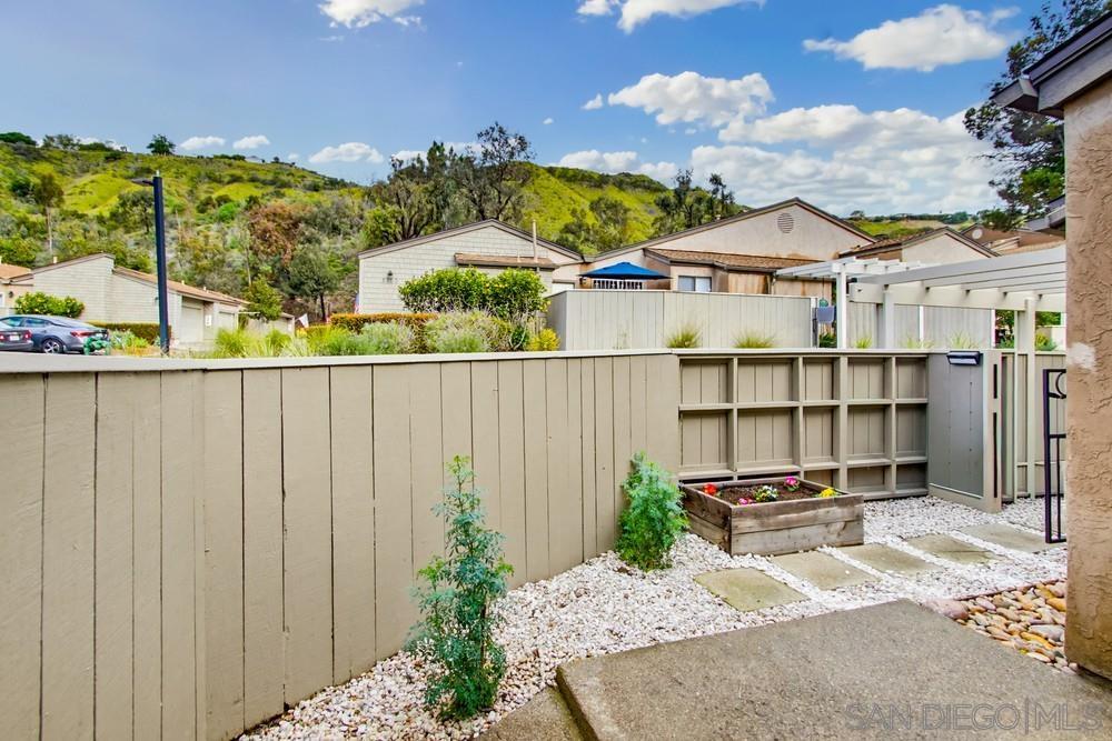 Detail Gallery Image 14 of 60 For 5571  Adobe Falls Rd  #D,  San Diego,  CA 92120 - 3 Beds | 2 Baths