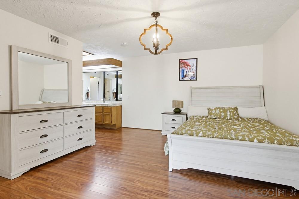 Detail Gallery Image 28 of 60 For 5571  Adobe Falls Rd  #D,  San Diego,  CA 92120 - 3 Beds | 2 Baths