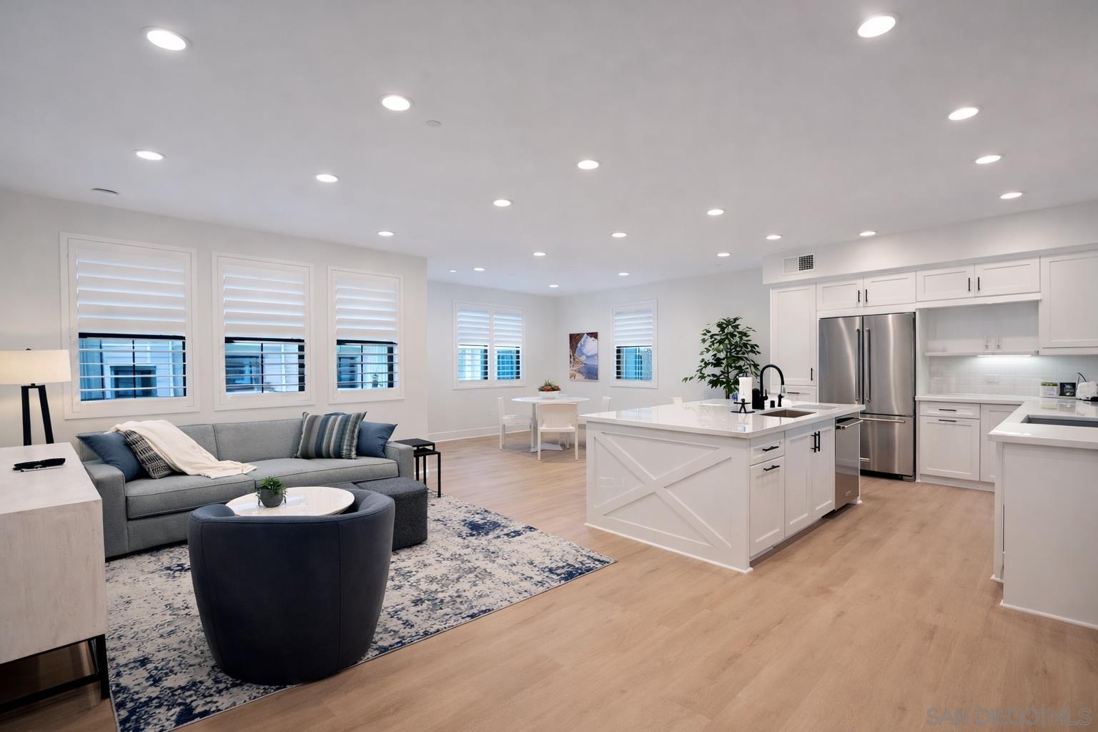 Detail Gallery Image 3 of 7 For 1500  Livorno  #101,  Encinitas,  CA 92024 - 1 Beds | 1 Baths