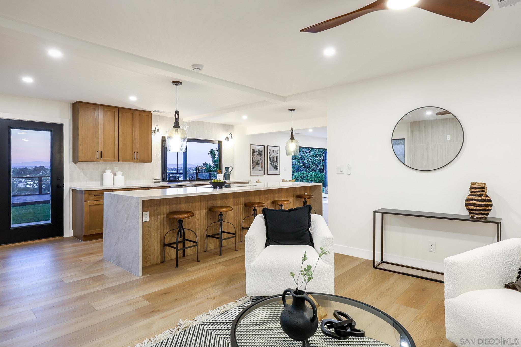 Detail Gallery Image 17 of 53 For 5777  Desert View Dr  #358-381-14-00,  La Jolla,  CA 92037 - 5 Beds | 3/1 Baths