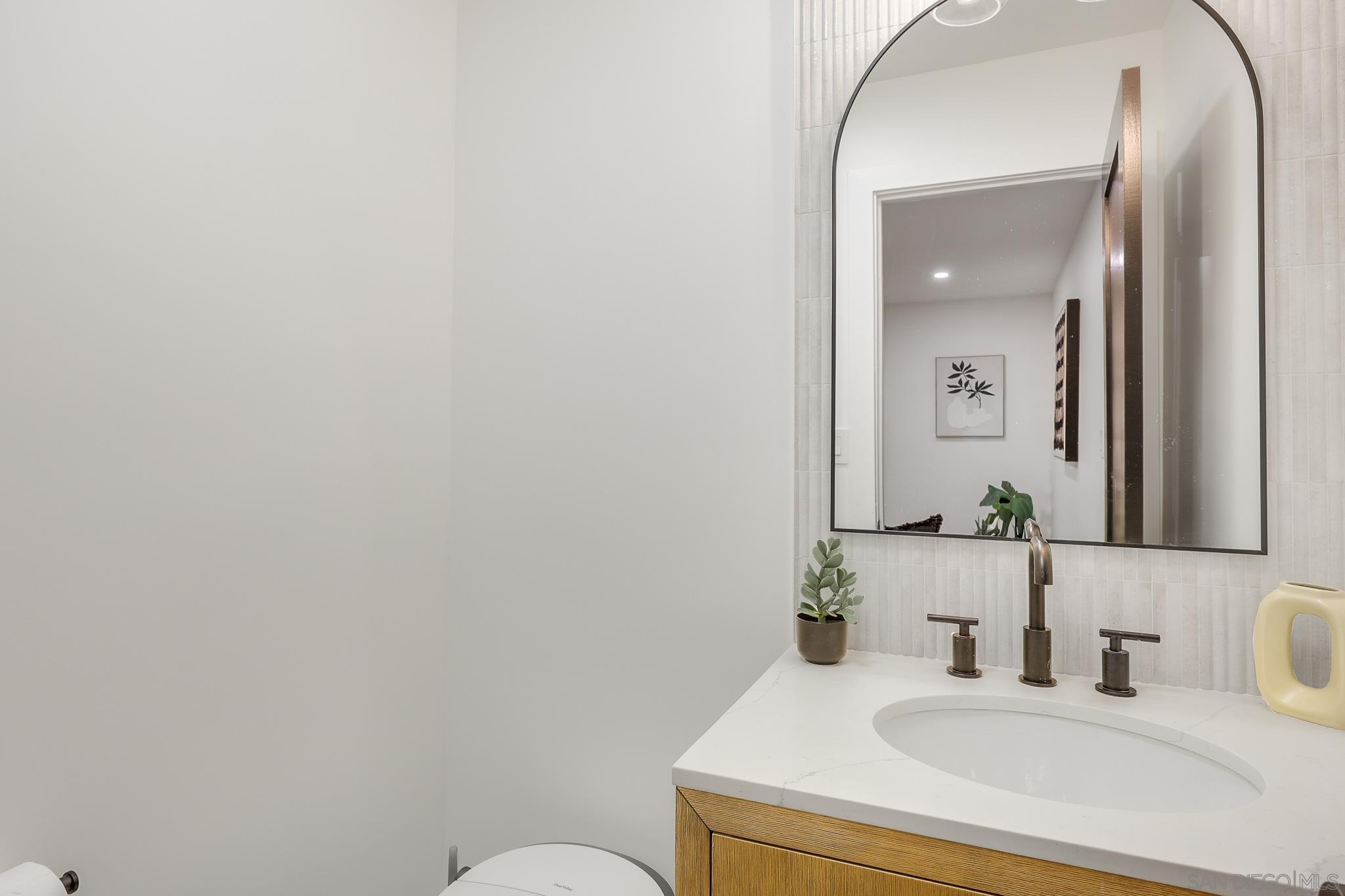 Detail Gallery Image 22 of 53 For 5777  Desert View Dr  #358-381-14-00,  La Jolla,  CA 92037 - 5 Beds | 3/1 Baths