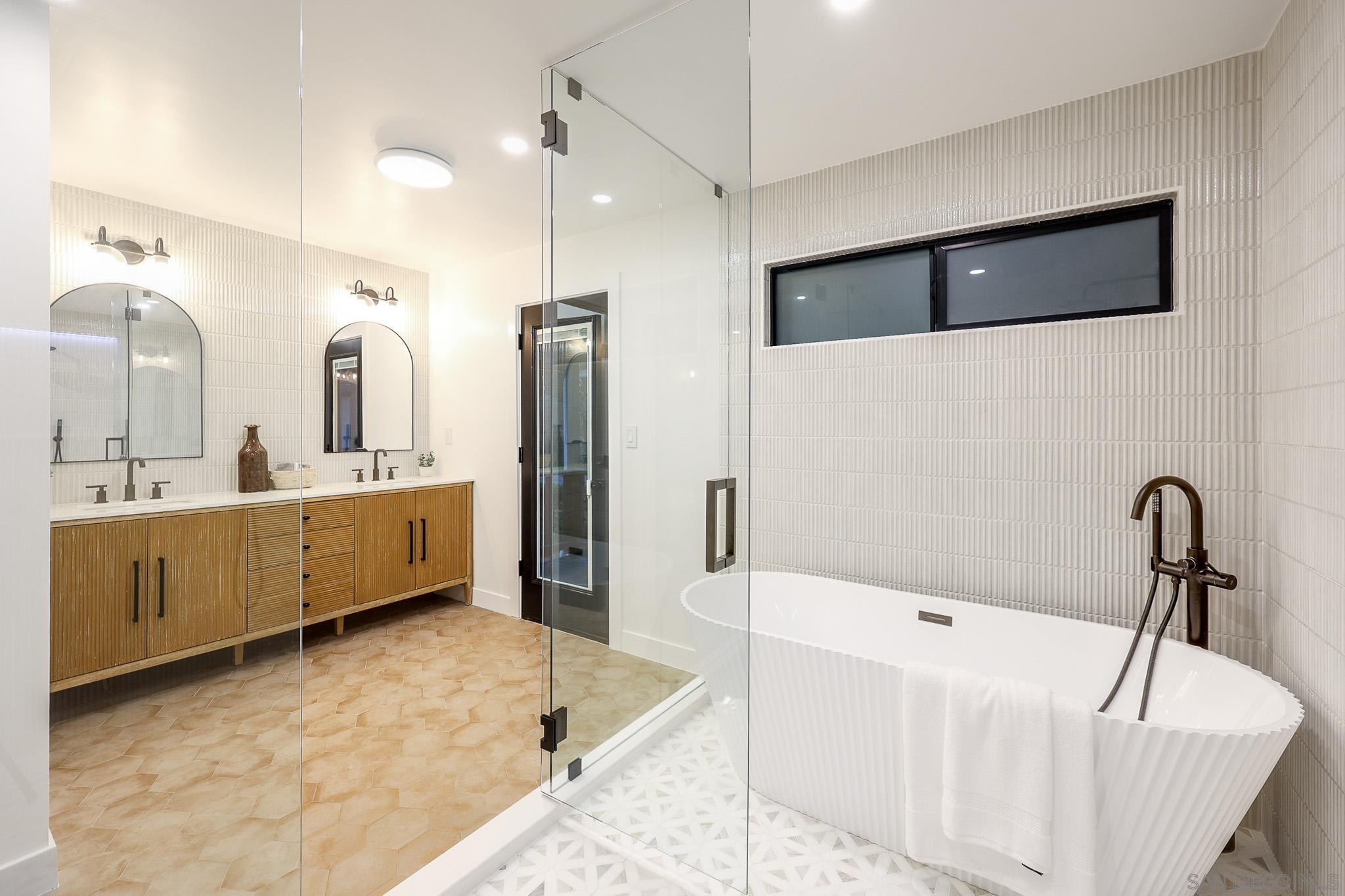 Detail Gallery Image 30 of 53 For 5777  Desert View Dr  #358-381-14-00,  La Jolla,  CA 92037 - 5 Beds | 3/1 Baths