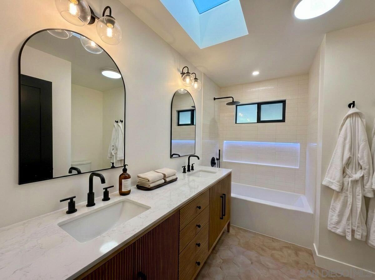 Detail Gallery Image 36 of 53 For 5777  Desert View Dr  #358-381-14-00,  La Jolla,  CA 92037 - 5 Beds | 3/1 Baths