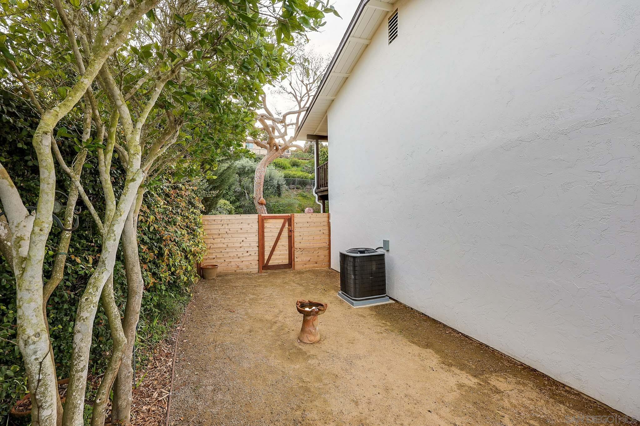 Detail Gallery Image 46 of 53 For 5777  Desert View Dr  #358-381-14-00,  La Jolla,  CA 92037 - 5 Beds | 3/1 Baths