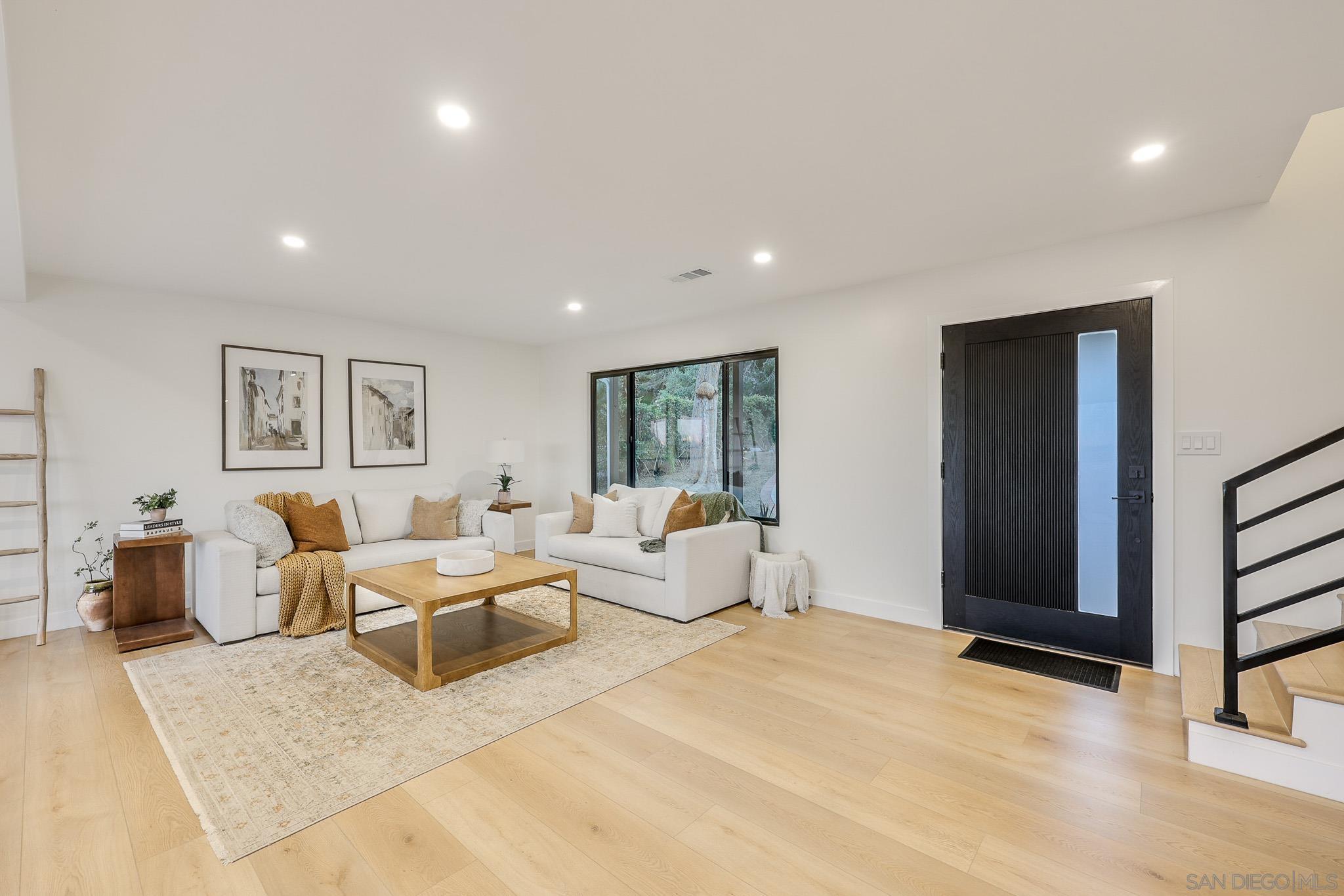 Detail Gallery Image 9 of 53 For 5777  Desert View Dr  #358-381-14-00,  La Jolla,  CA 92037 - 5 Beds | 3/1 Baths