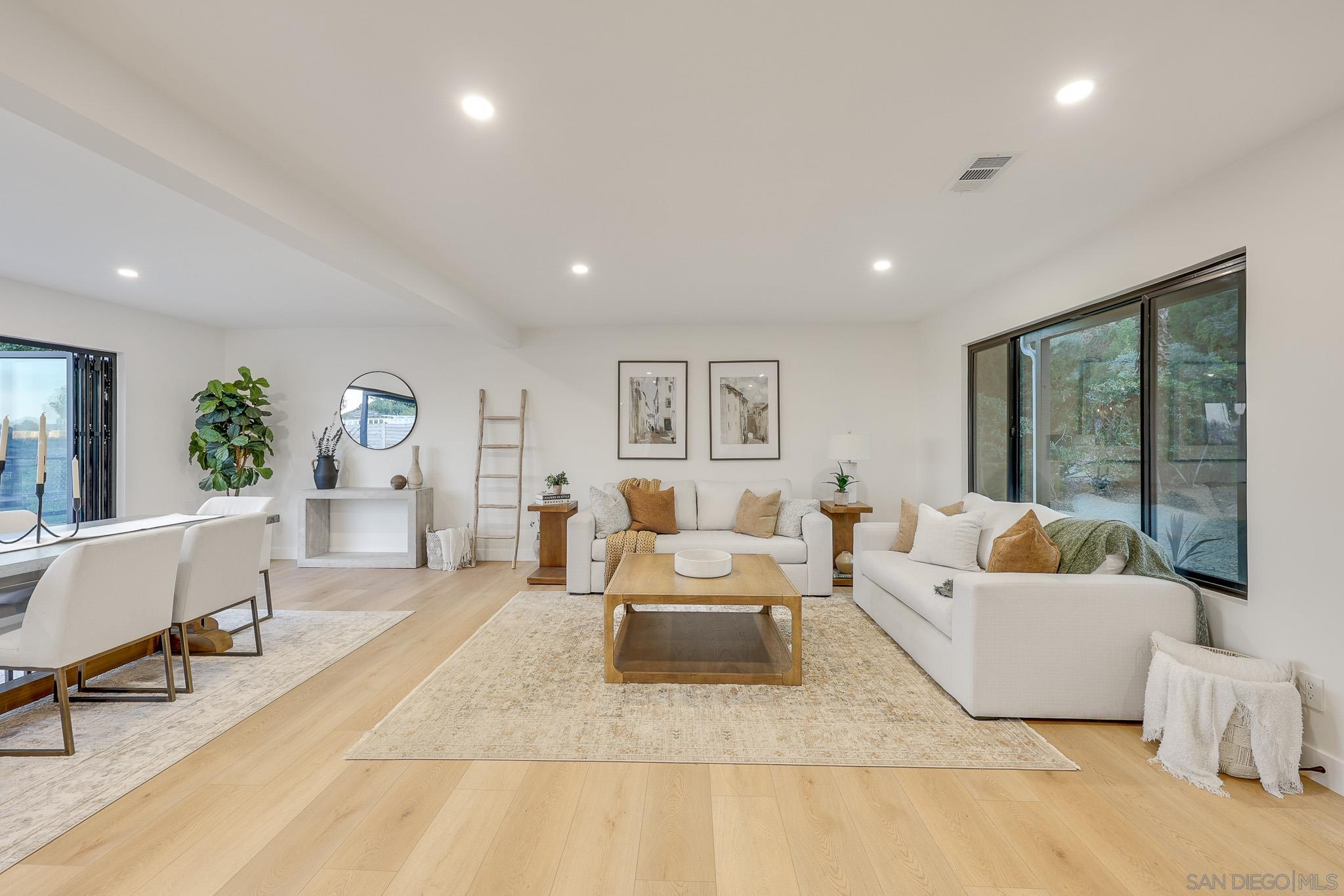 Detail Gallery Image 10 of 53 For 5777  Desert View Dr  #358-381-14-00,  La Jolla,  CA 92037 - 5 Beds | 3/1 Baths