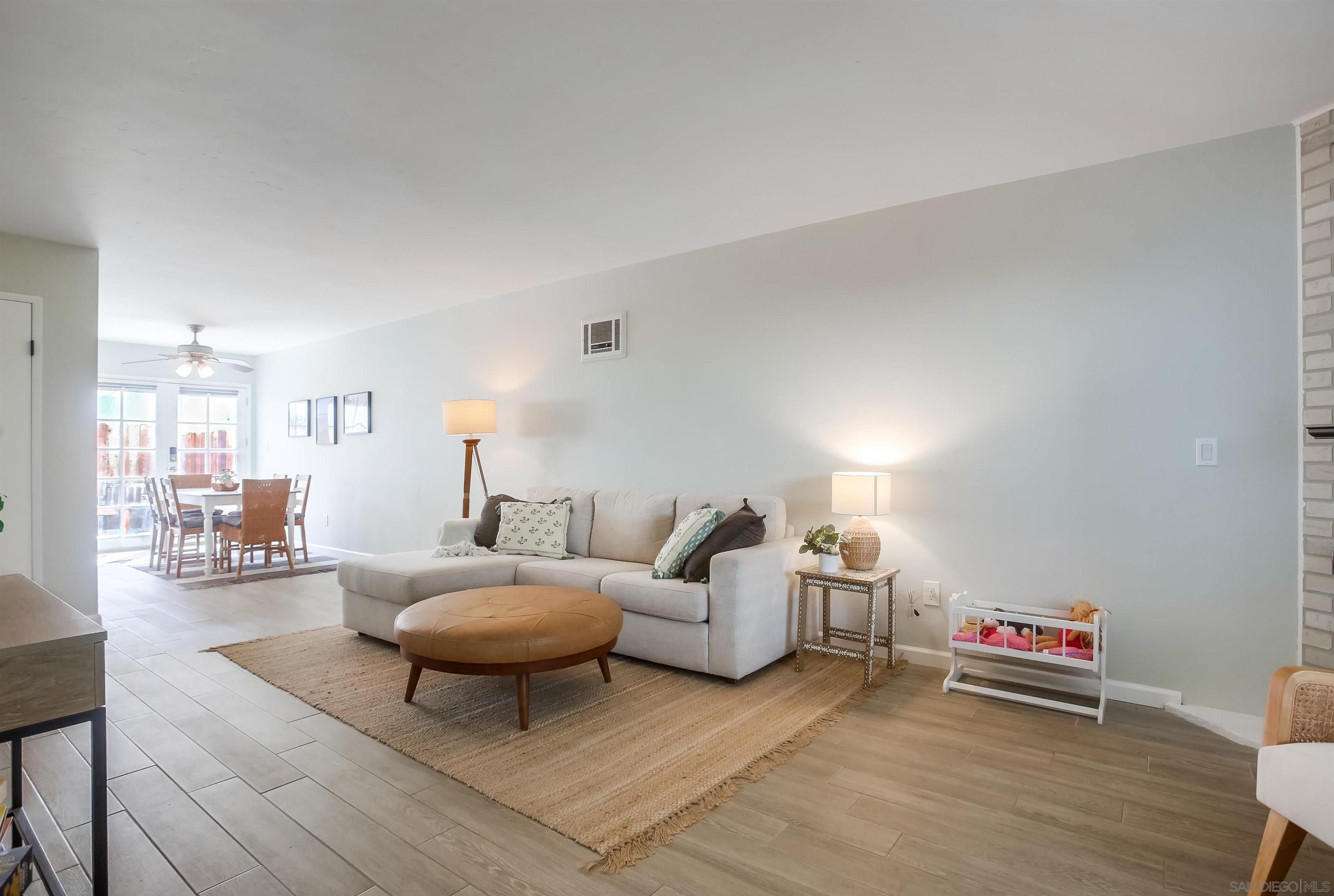 Detail Gallery Image 2 of 28 For 3466  Thunder Dr, Oceanside,  CA 92056 - 2 Beds | 1/1 Baths