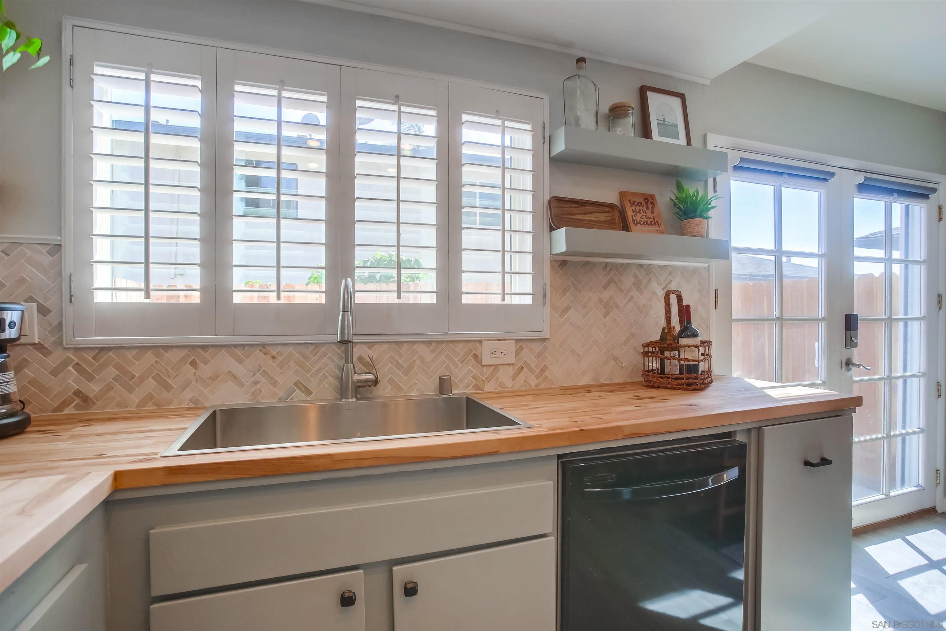 Detail Gallery Image 12 of 28 For 3466  Thunder Dr, Oceanside,  CA 92056 - 2 Beds | 1/1 Baths