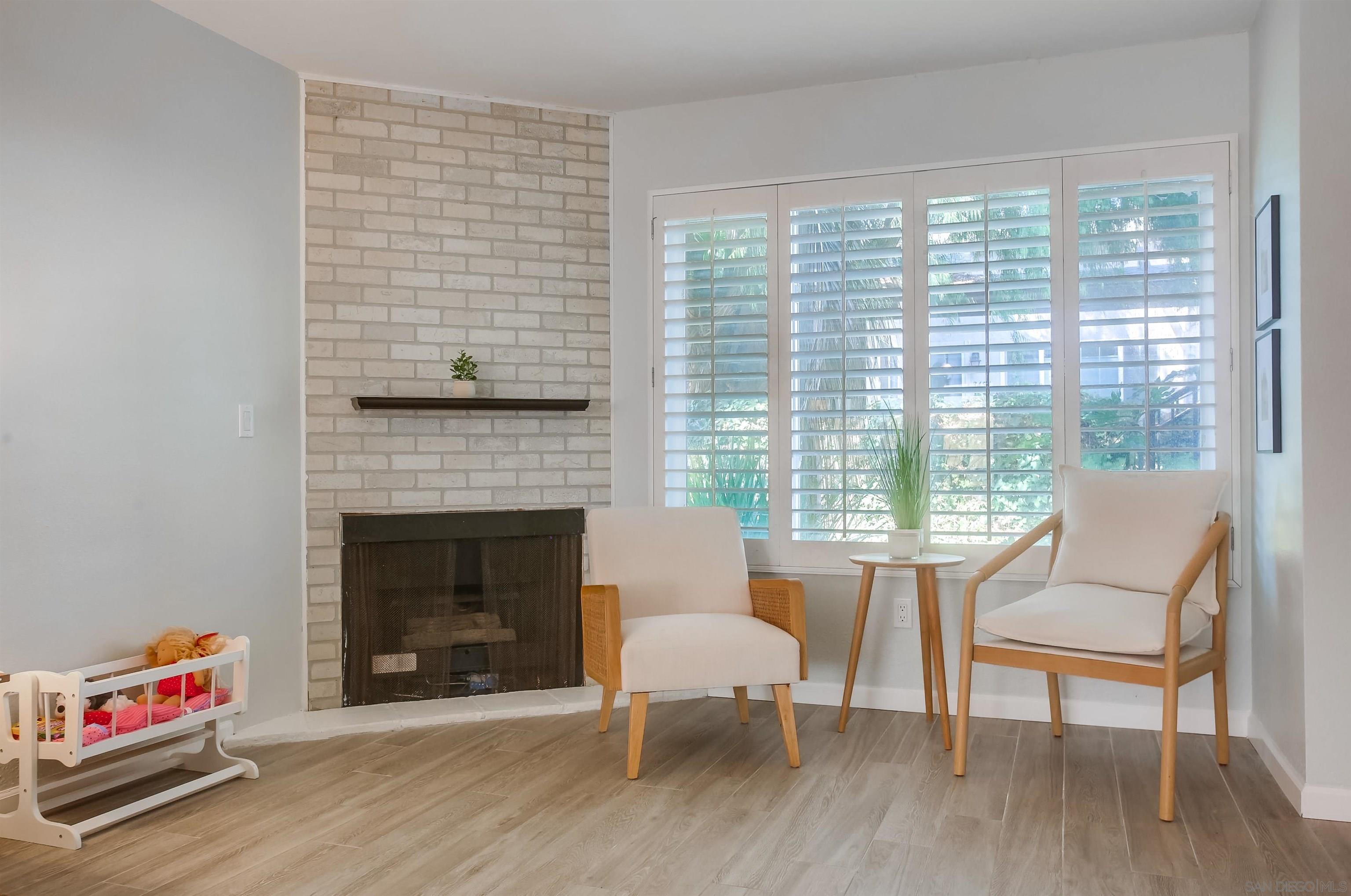 Detail Gallery Image 4 of 28 For 3466  Thunder Dr, Oceanside,  CA 92056 - 2 Beds | 1/1 Baths