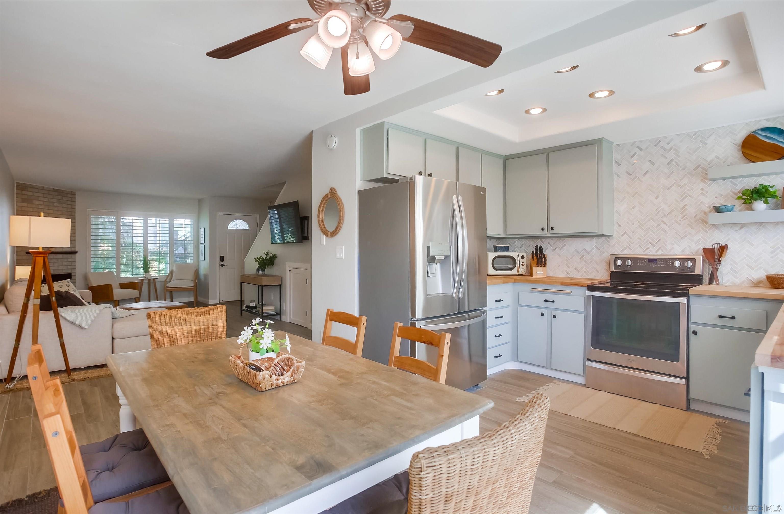 Detail Gallery Image 8 of 28 For 3466  Thunder Dr, Oceanside,  CA 92056 - 2 Beds | 1/1 Baths